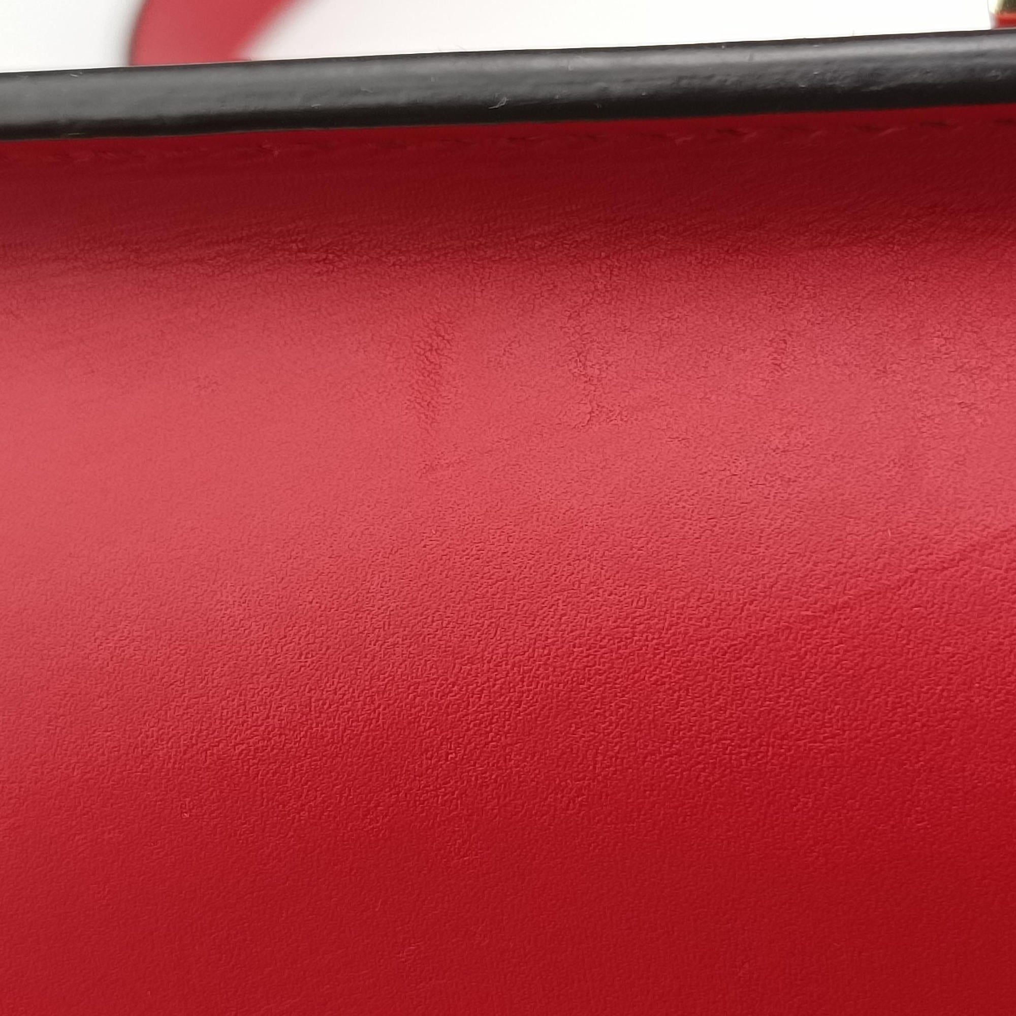 Pre-owned Gucci Sylvie Red Leather 421882 shoulderbag | stylenewstar