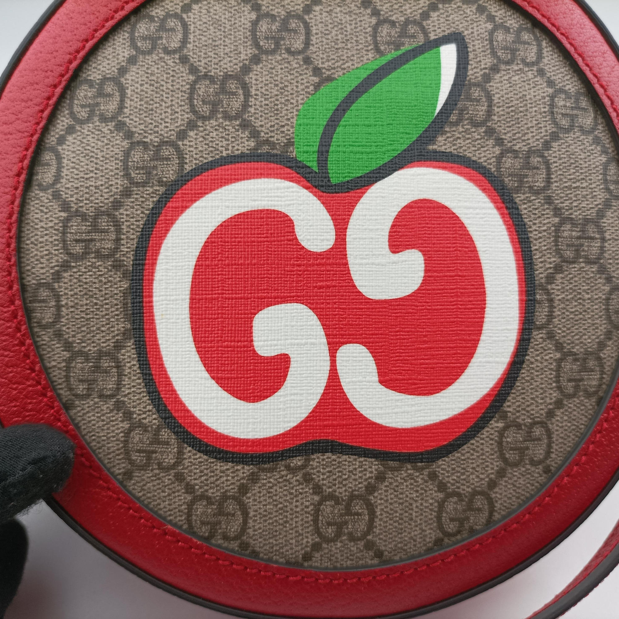 Pre-owned Gucci GG supreme Apple Red×beige PVC coated canvas×Leather 625216 shoulderbag | stylenewstar