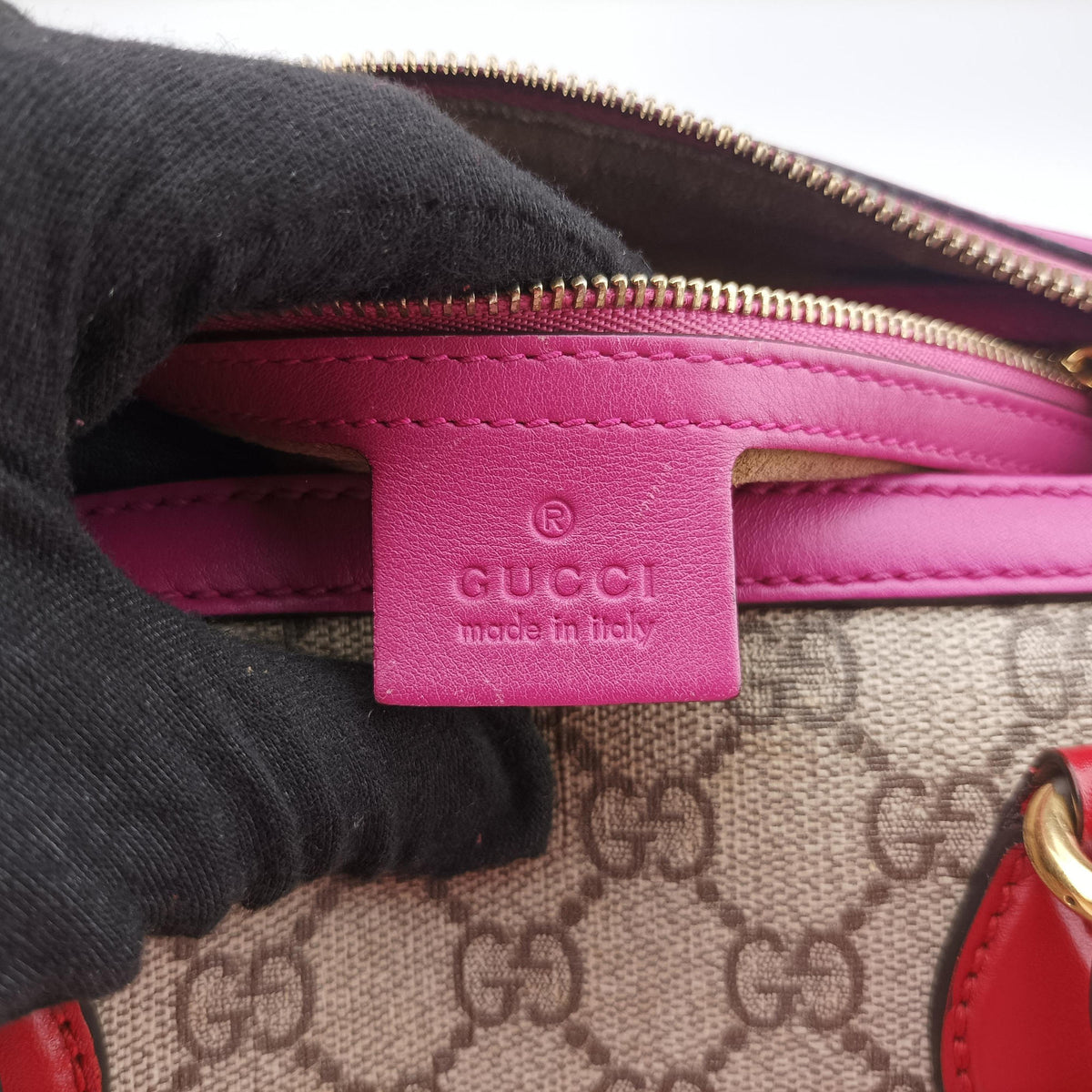 Secondhand Gucci GG SUPREME beige×red×pink PVC coated canvas×Leather 409529 shoulderbag | stylenewstar