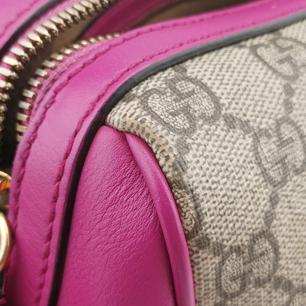 Secondhand Gucci GG SUPREME beige×red×pink PVC coated canvas×Leather 409529 shoulderbag | stylenewstar