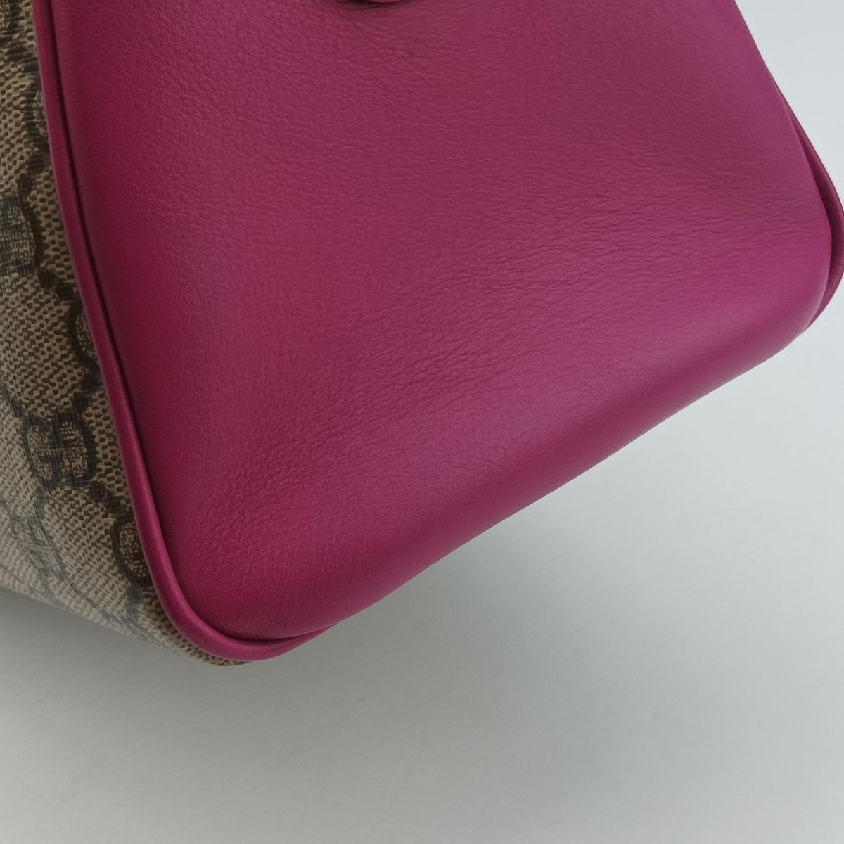 Secondhand Gucci GG SUPREME beige×red×pink PVC coated canvas×Leather 409529 shoulderbag | stylenewstar