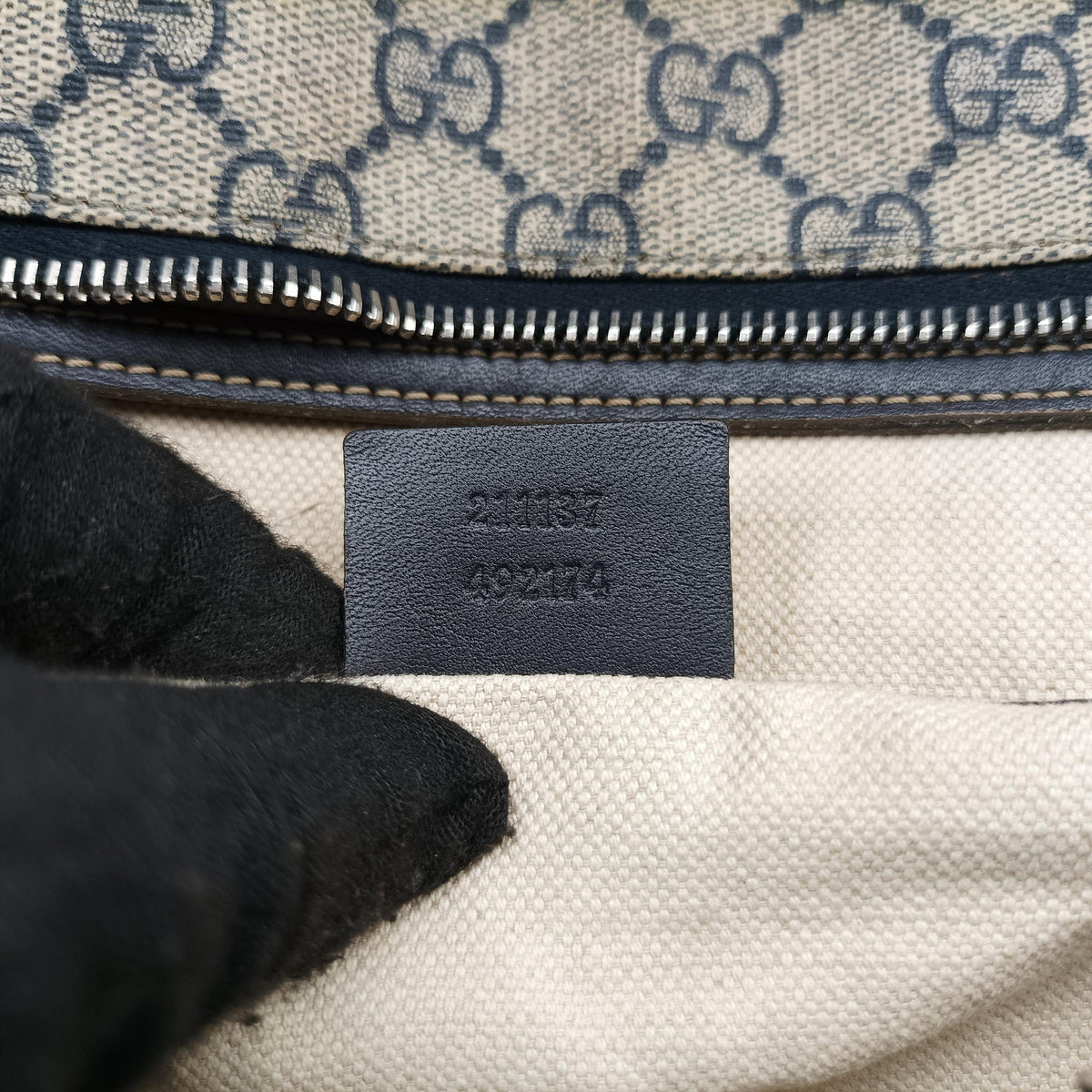 Pre-owned Gucci GG Supreme Brown×Navy PVC coated canvas×Leather 211137 shoulderbag | stylenewstar