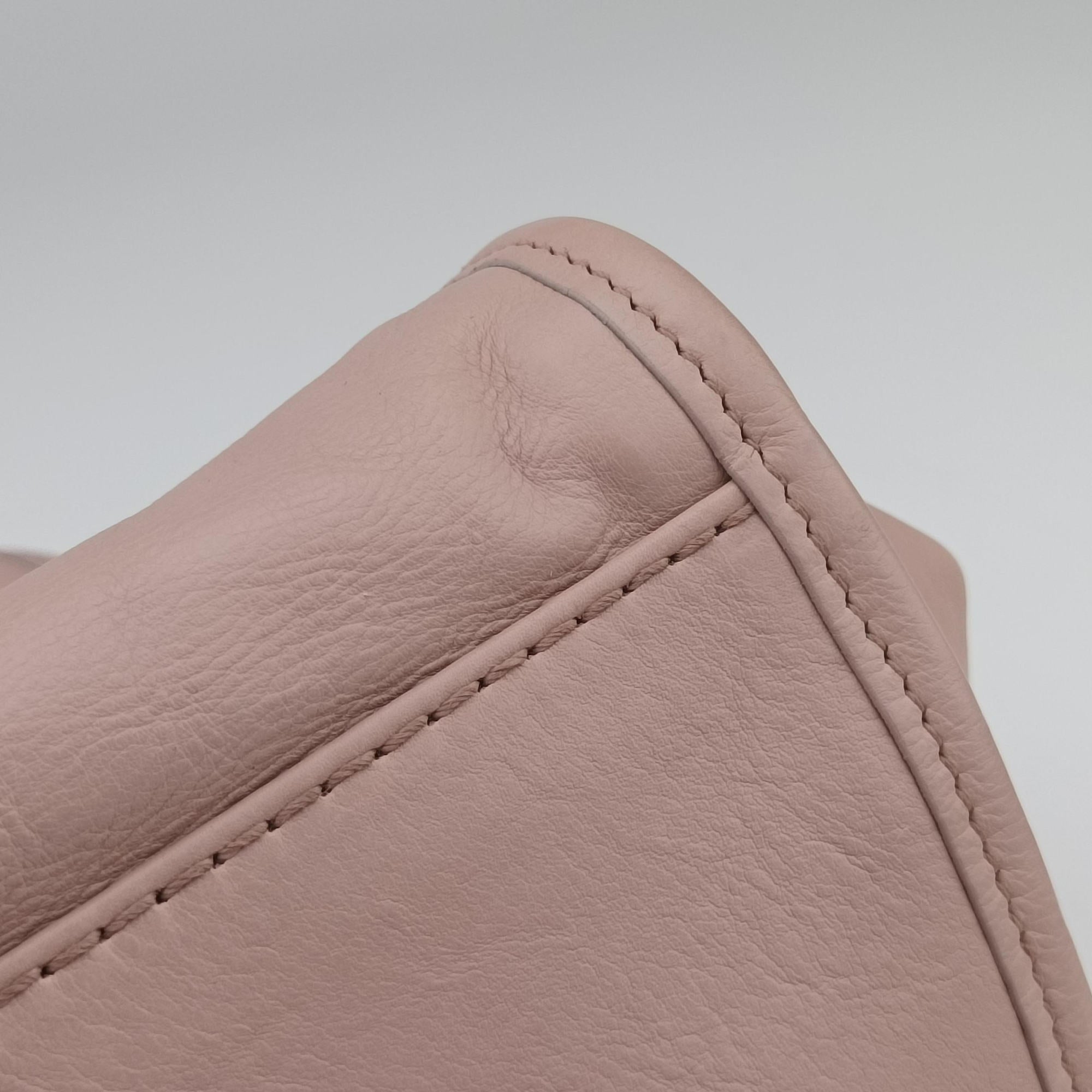 Vintage Gucci Soft Stirrup Pink Leather 296856 handbag | stylenewstar