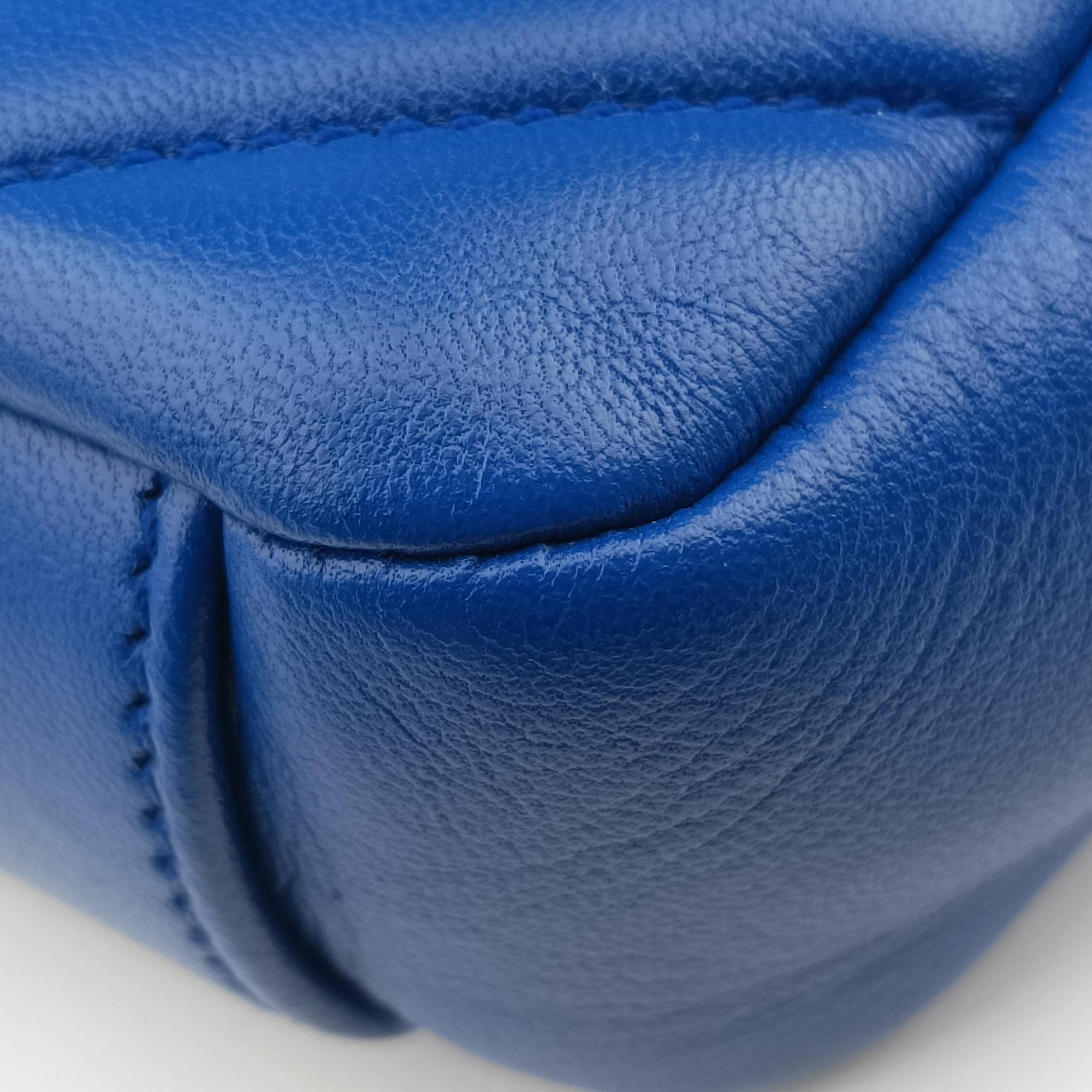 Pre-owned Yves Saint Laurent Baby Chai Blue Leather 399289 shoulderbag | stylenewstar