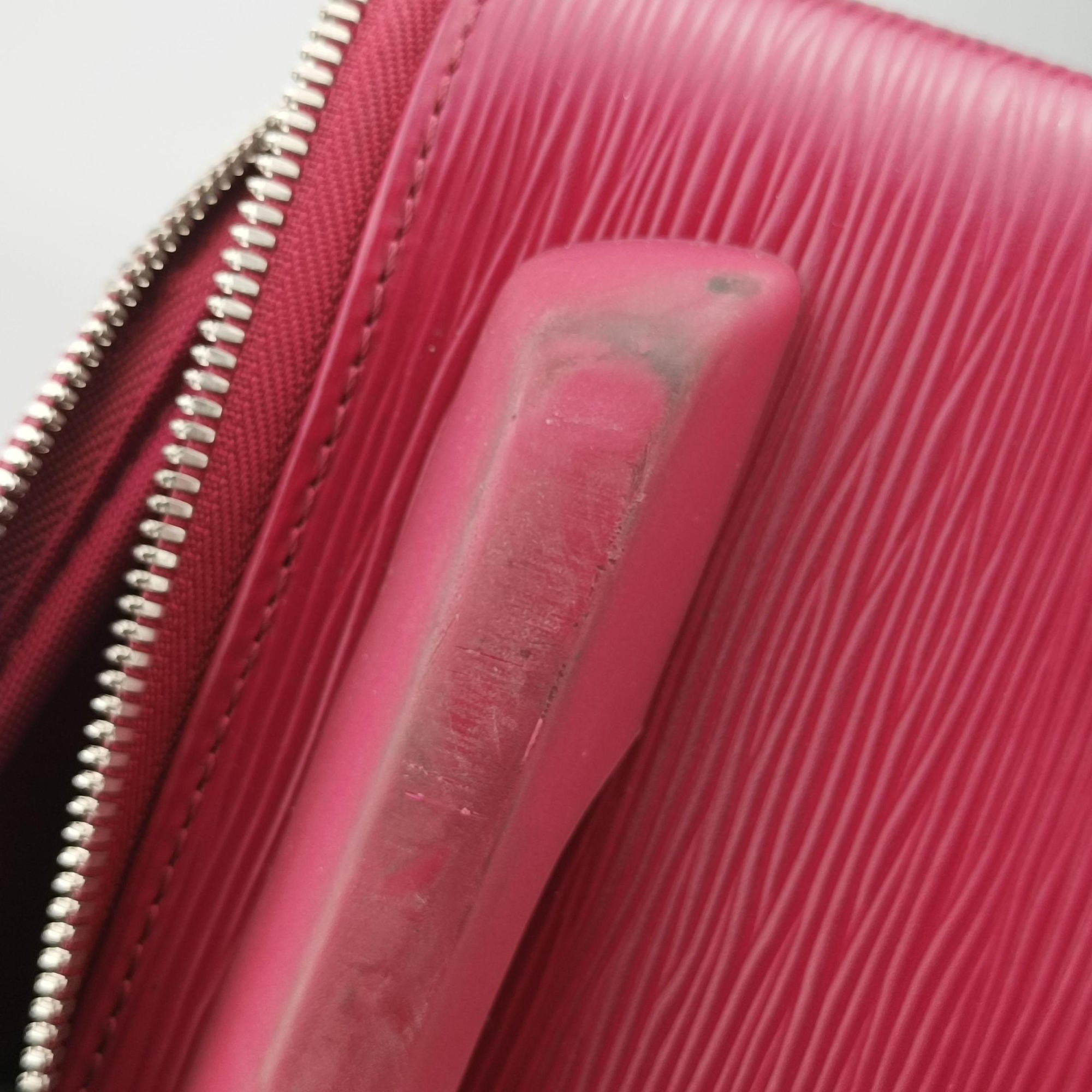 Pre-owned Louis Vuitton Pegase 55 FUCHSIA Epi M23028 suitcase | stylenewstar