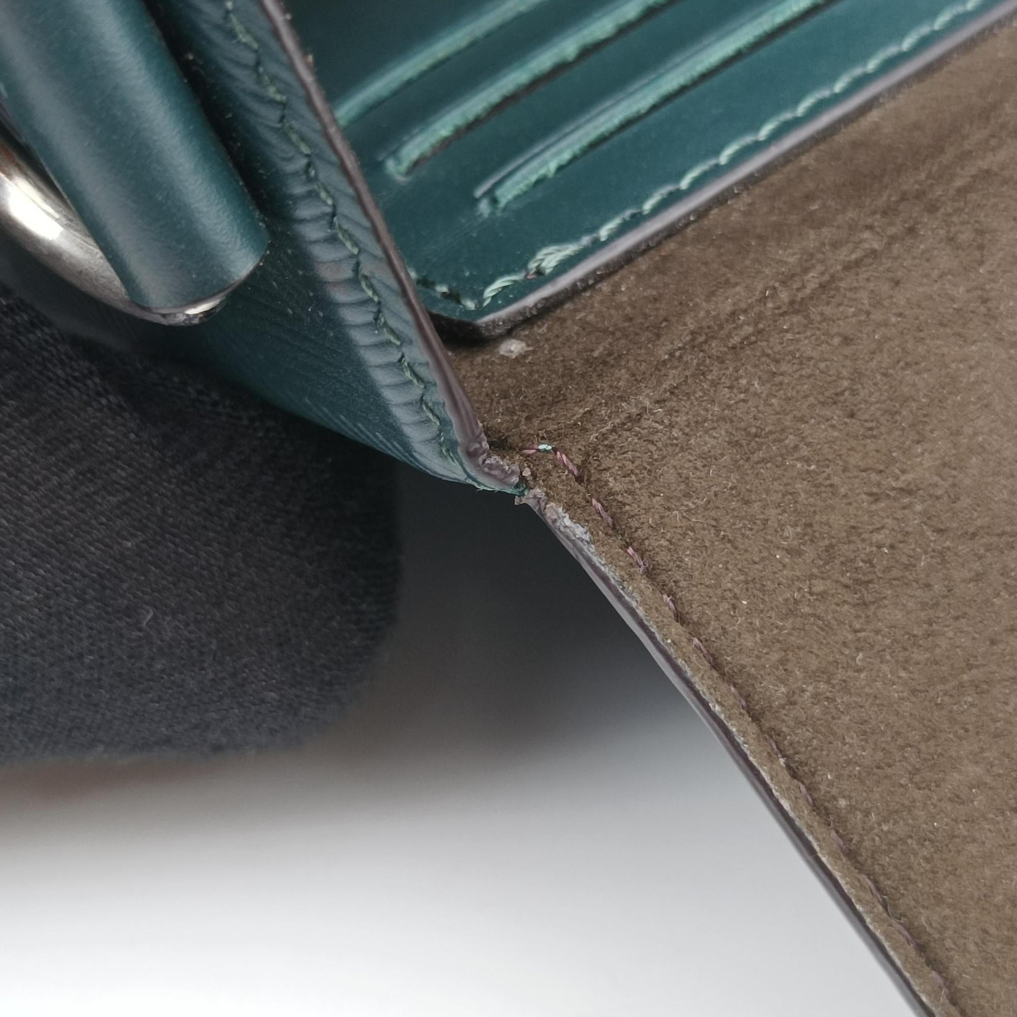 Pre-owned Fendi Soft Trunk Green Leather 7VA565 shoulderbag | stylenewstar