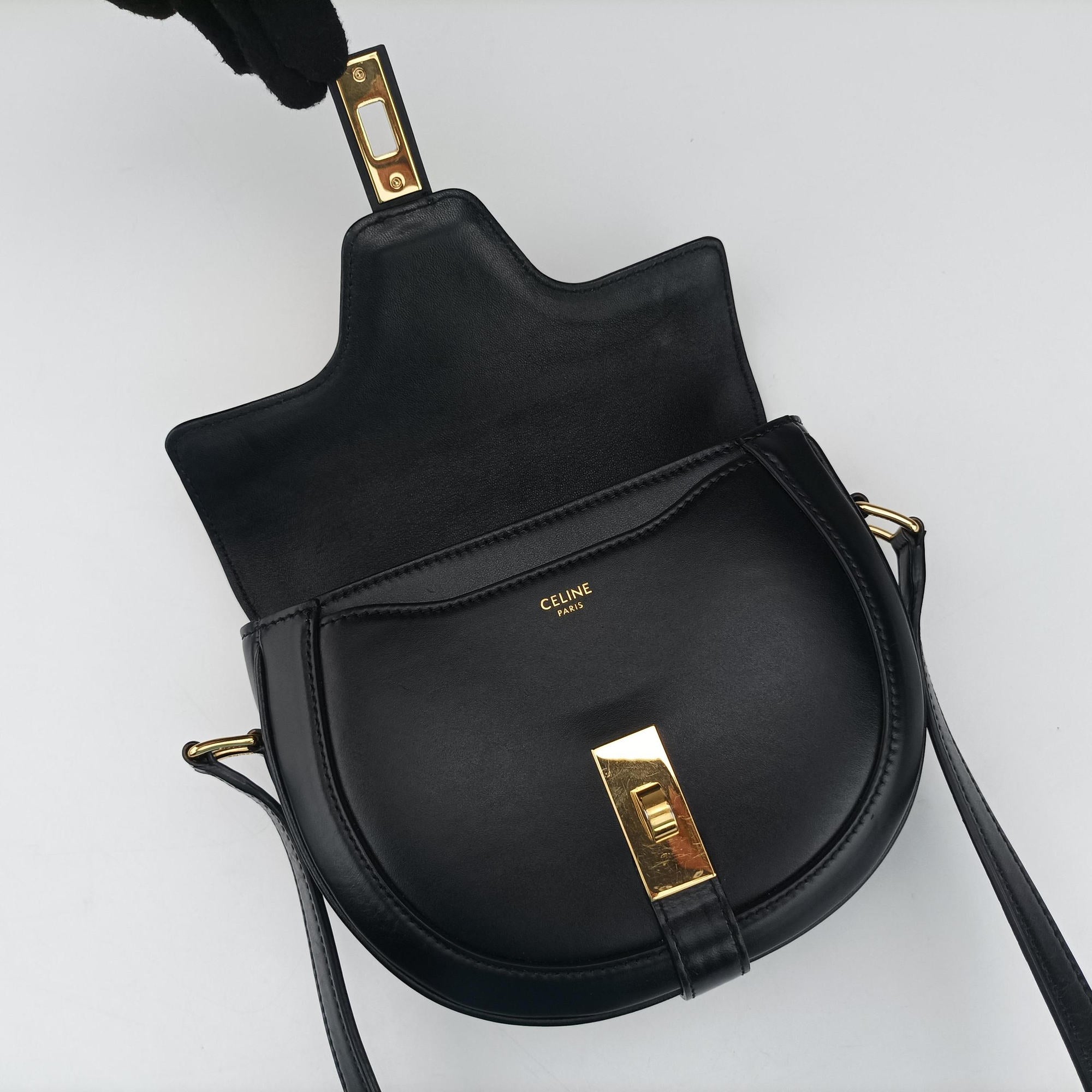 Pre-owned Celine Small Besace 16 Black Leather 188013 shoulderbag | stylenewstar