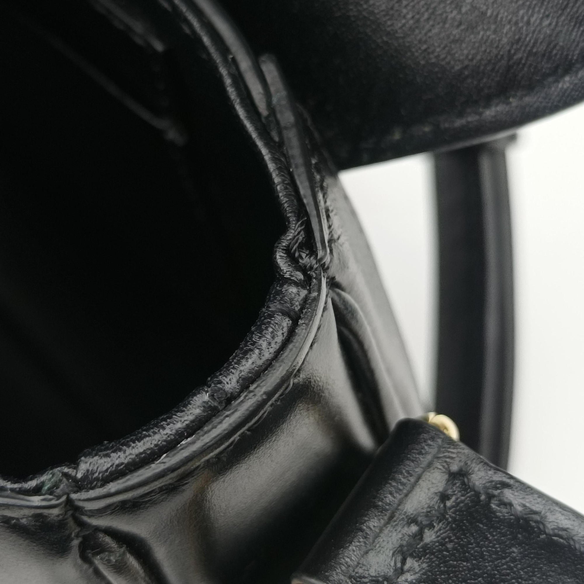Pre-owned Celine Small Besace 16 Black Leather 188013 shoulderbag | stylenewstar