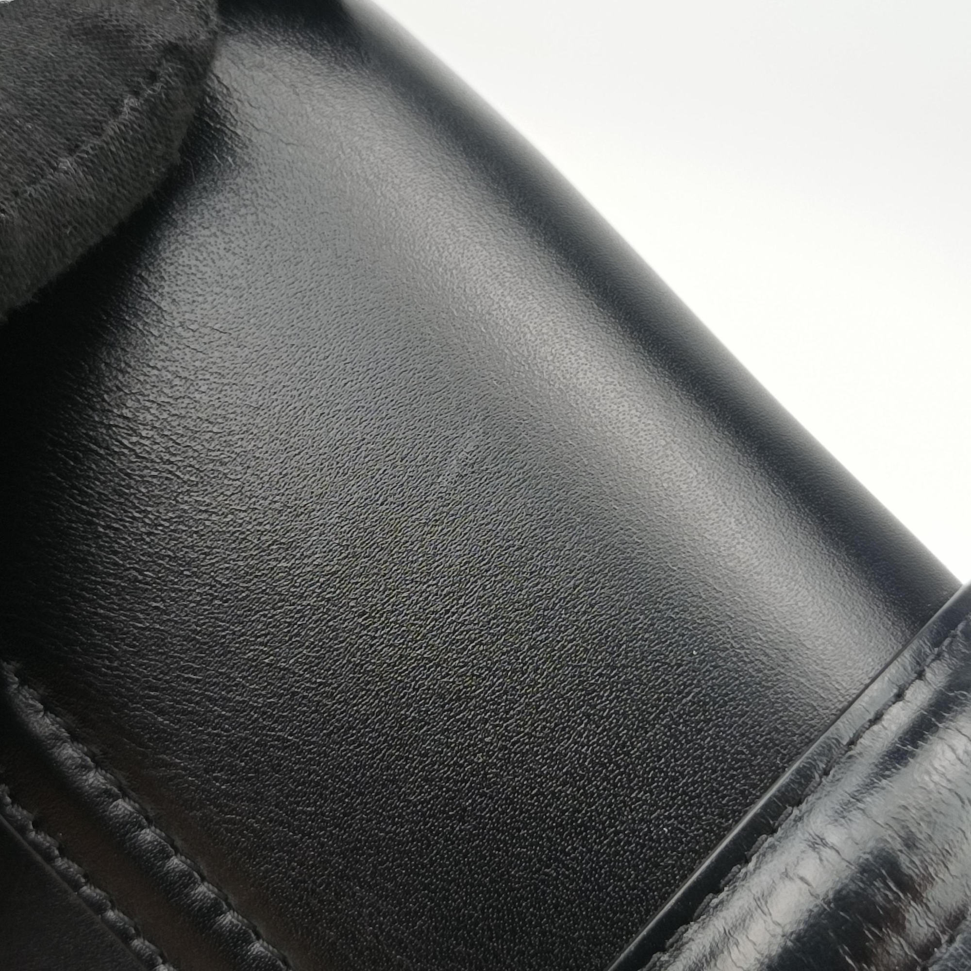 Pre-owned Celine Small Besace 16 Black Leather 188013 shoulderbag | stylenewstar