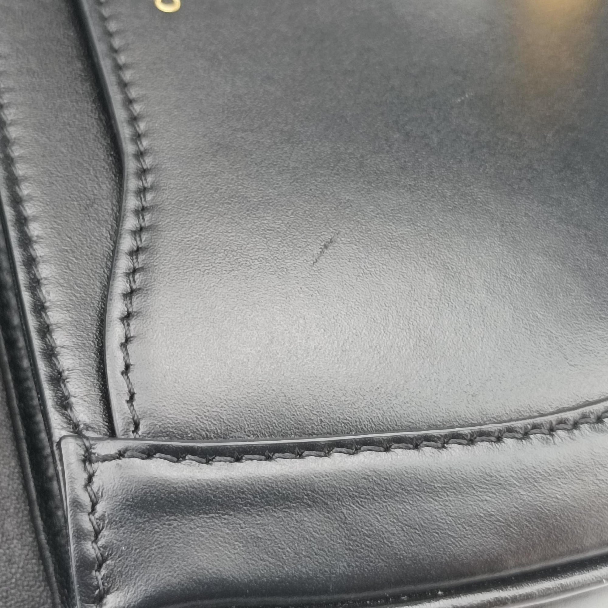 Pre-owned Celine Small Besace 16 Black Leather 188013 shoulderbag | stylenewstar