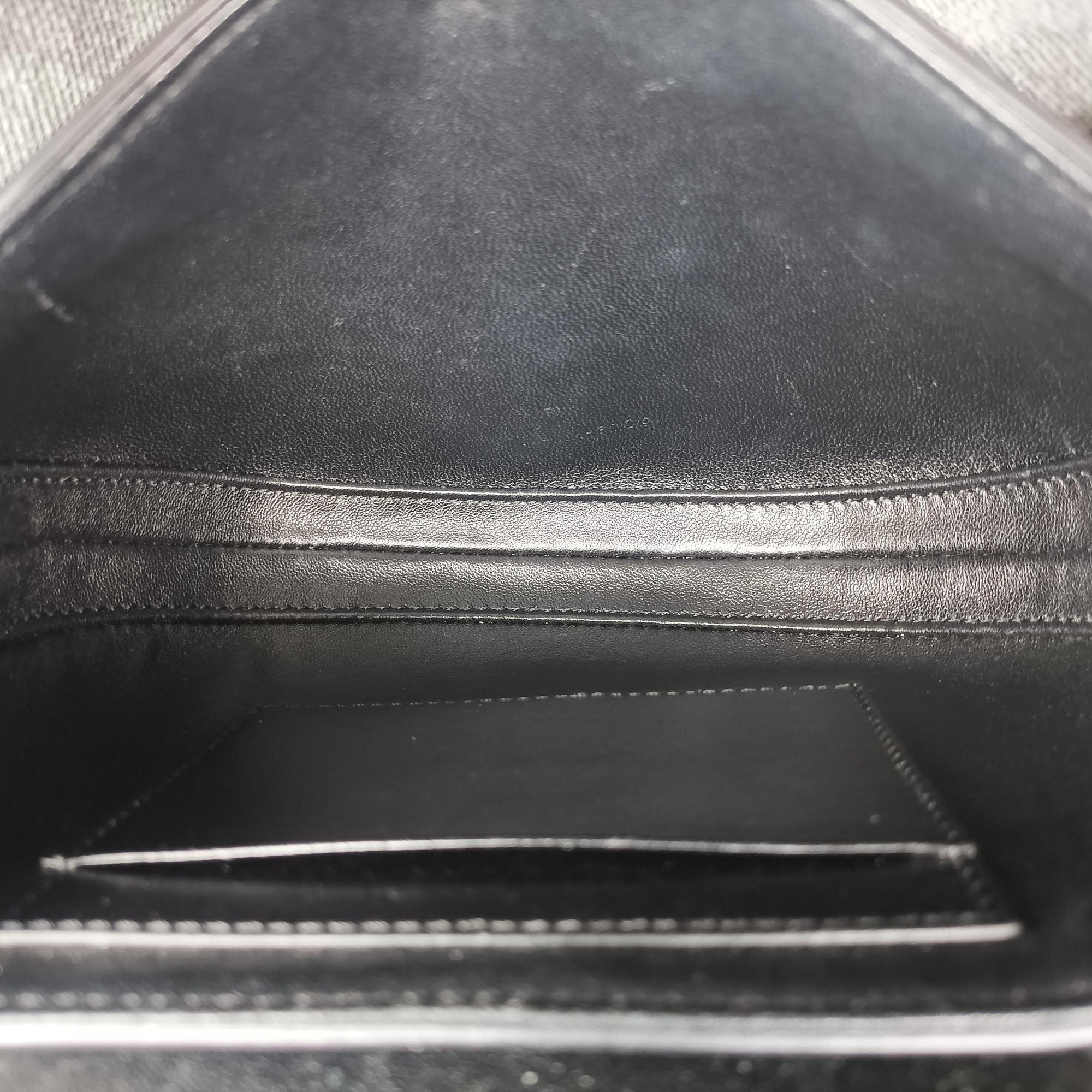 Pre-owned Celine Small Besace 16 Black Leather 188013 shoulderbag | stylenewstar