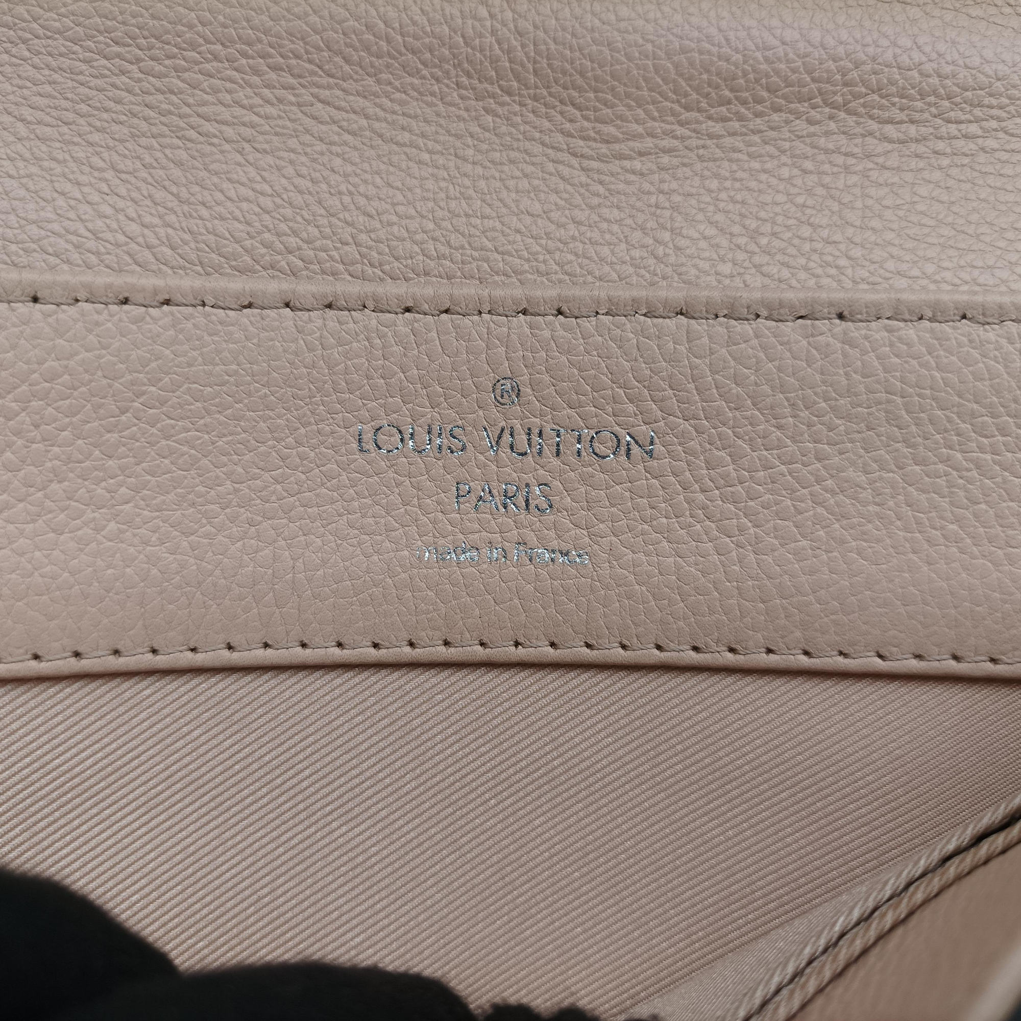 Secondhand Louis Vuitton Lockme II Denim Blue × Cream Taurillon leather M41793 shoulderbag | stylenewstar