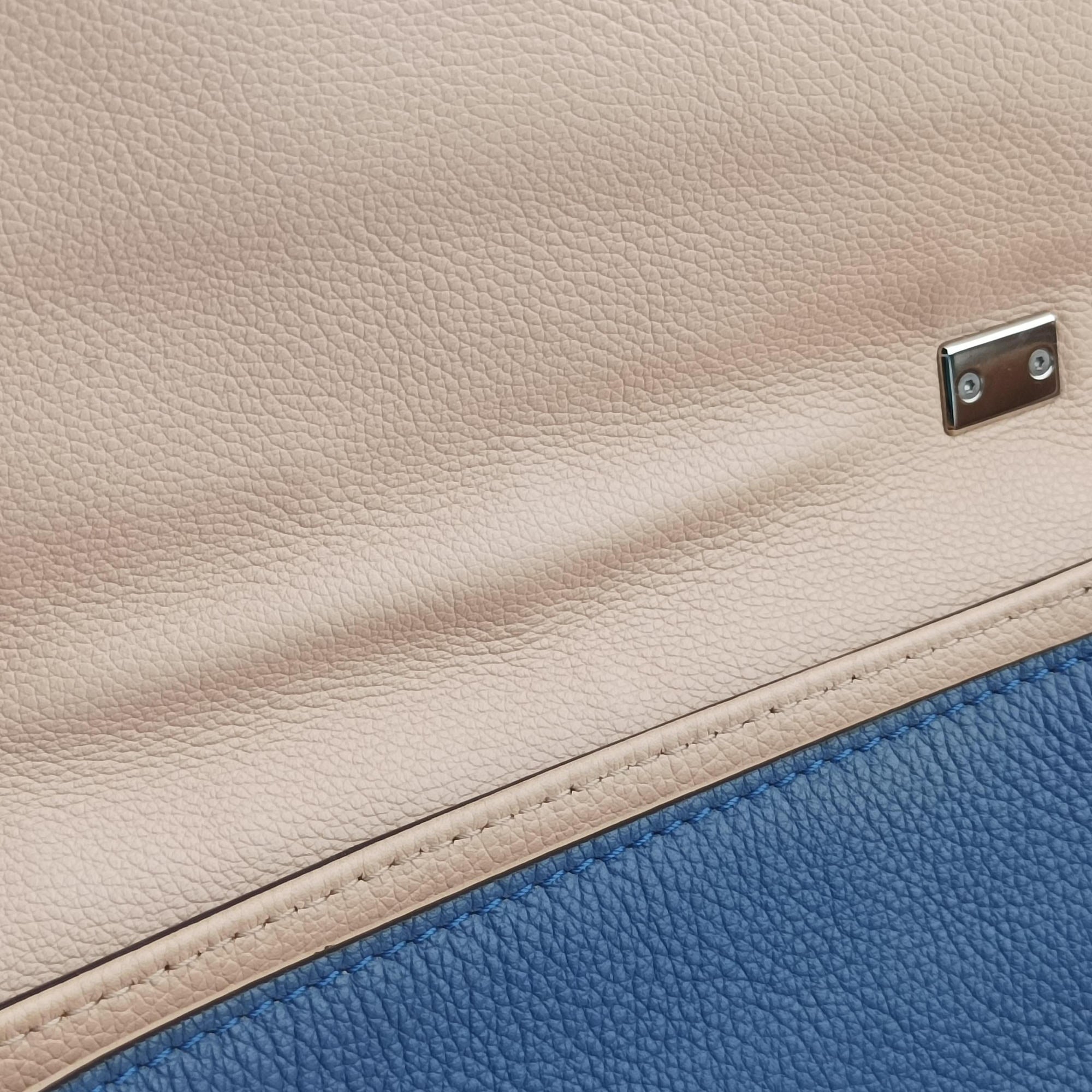 Secondhand Louis Vuitton Lockme II Denim Blue × Cream Taurillon leather M41793 shoulderbag | stylenewstar