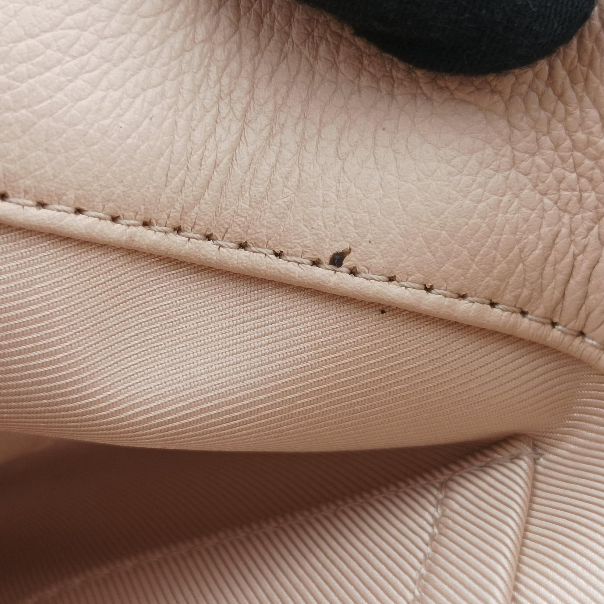 Secondhand Louis Vuitton Lockme II Denim Blue × Cream Taurillon leather M41793 shoulderbag | stylenewstar