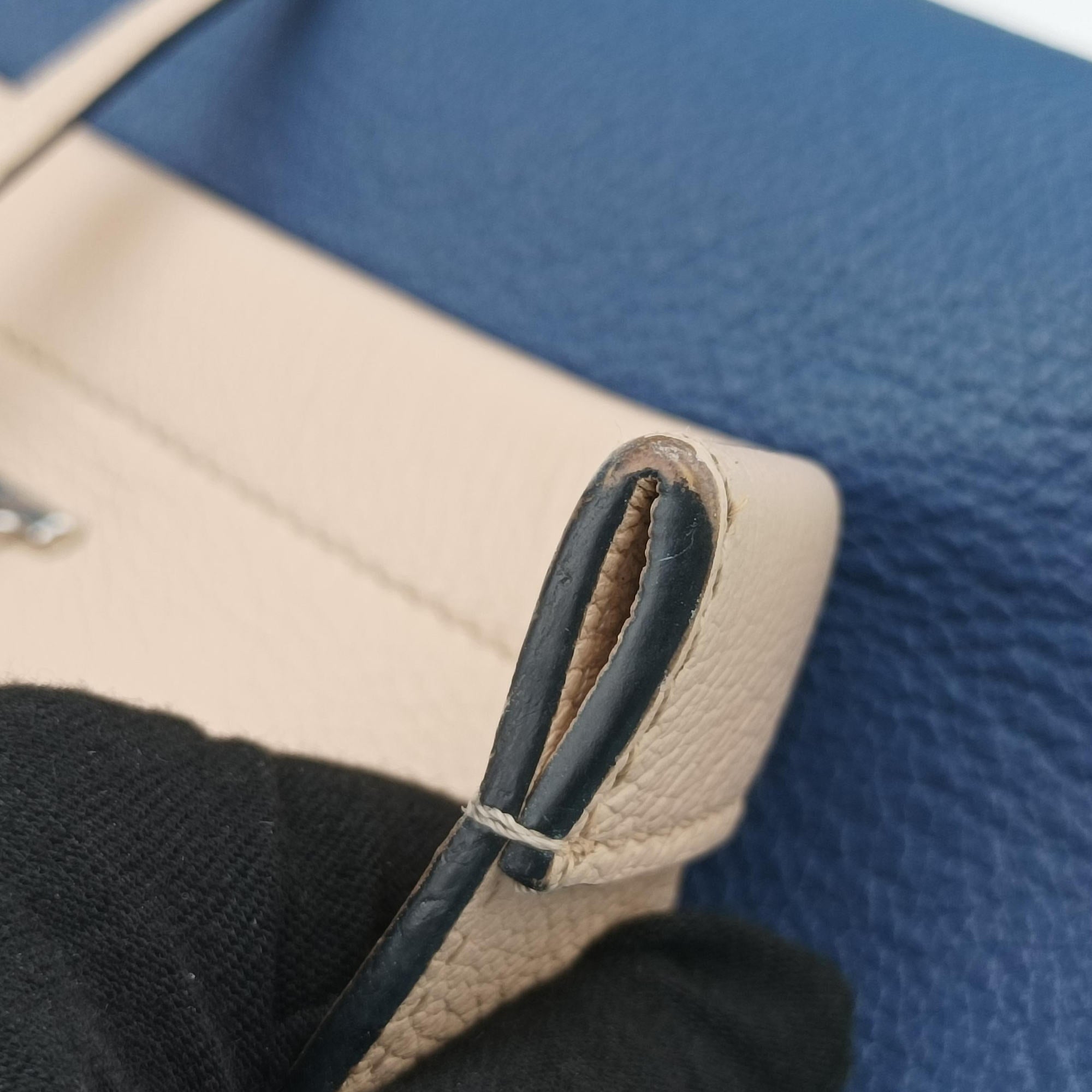Secondhand Louis Vuitton Lockme II Denim Blue × Cream Taurillon leather M41793 shoulderbag | stylenewstar