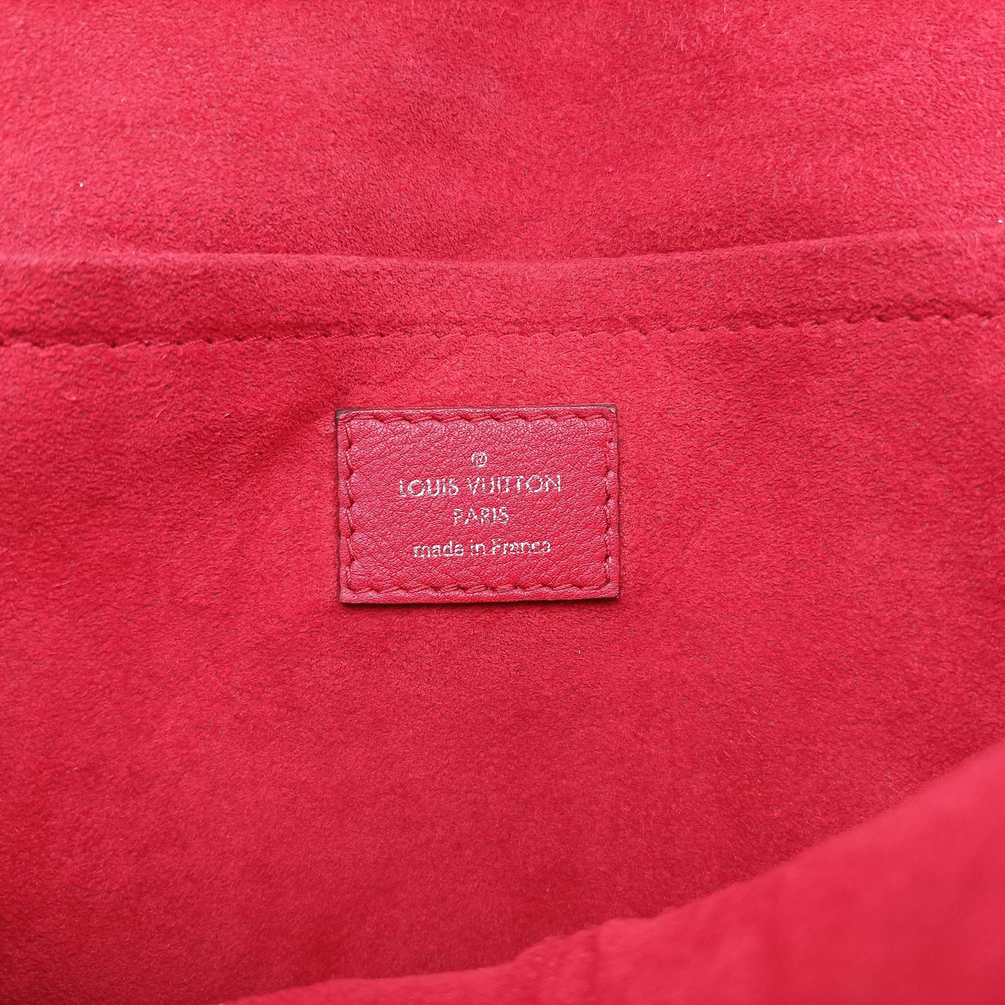 Vintage Louis Vuitton MyLockme BB Ruby Leather M51419 shoulderbag | stylenewstar