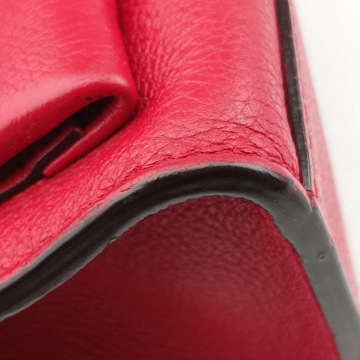 Vintage Louis Vuitton MyLockme BB Ruby Leather M51419 shoulderbag | stylenewstar