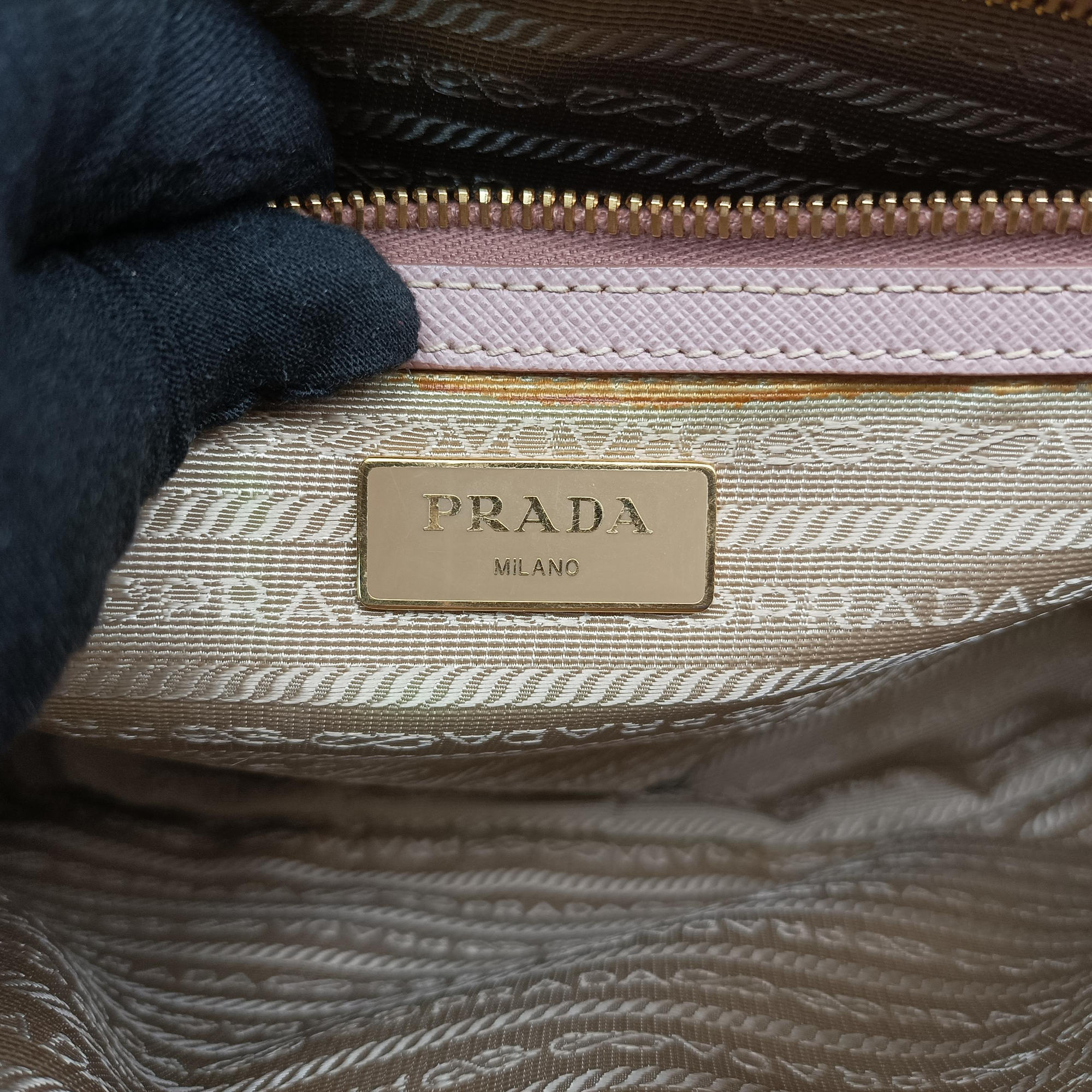 Vintage Prada Galleria Pink SAFFIANO Leather BN1786 shoulderbag | stylenewstar