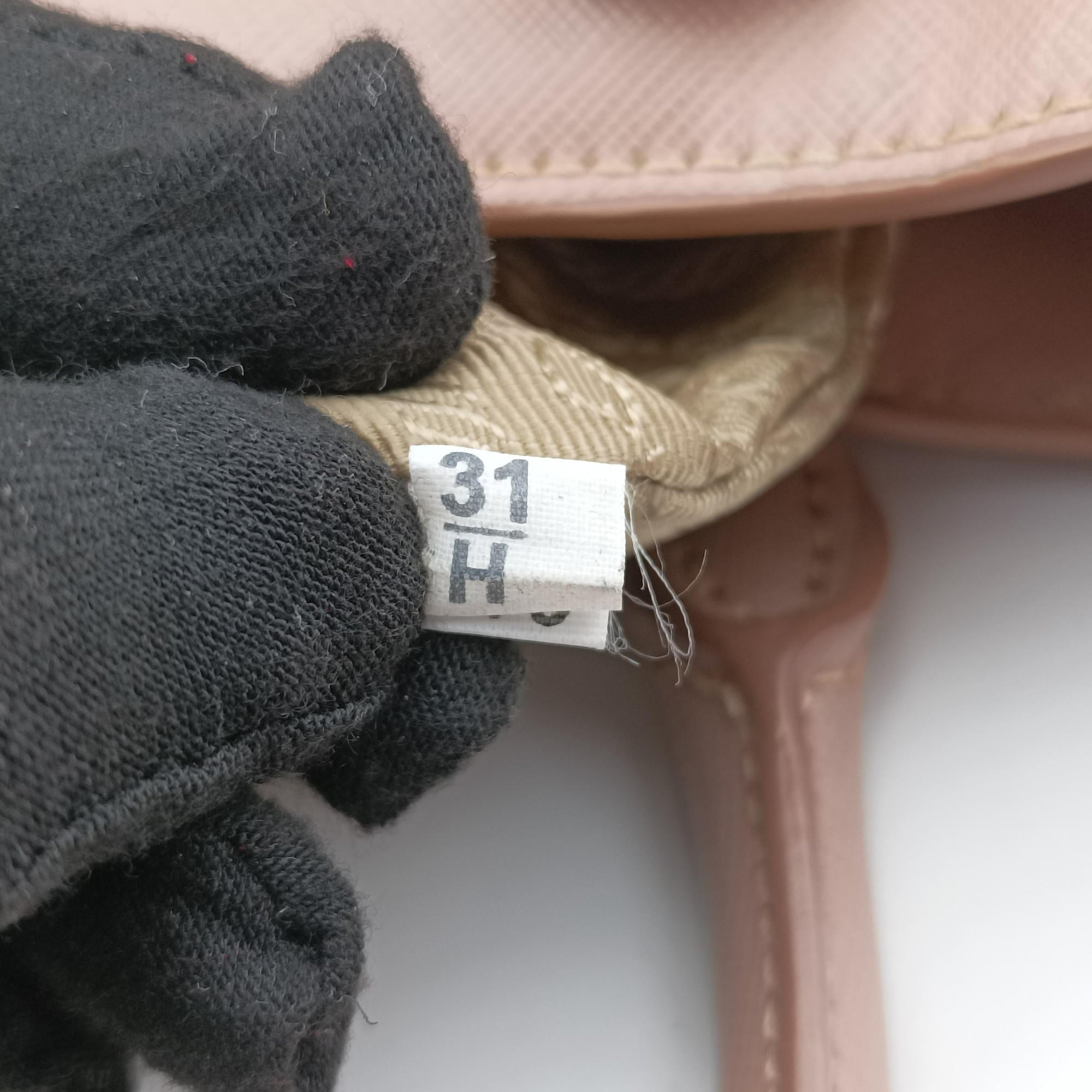Vintage Prada Galleria Pink SAFFIANO Leather BN1786 shoulderbag | stylenewstar