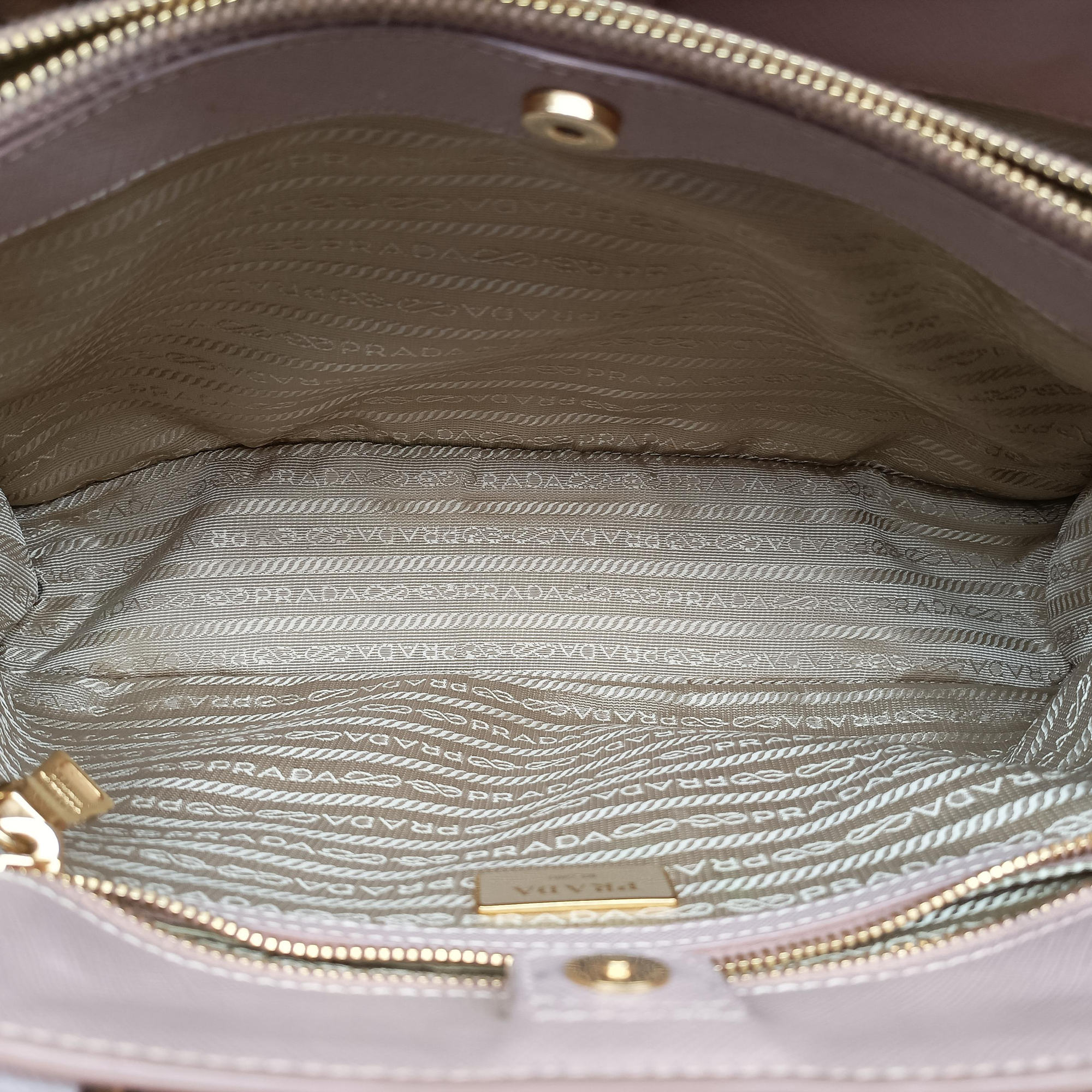 Vintage Prada Galleria Pink SAFFIANO Leather BN1786 shoulderbag | stylenewstar
