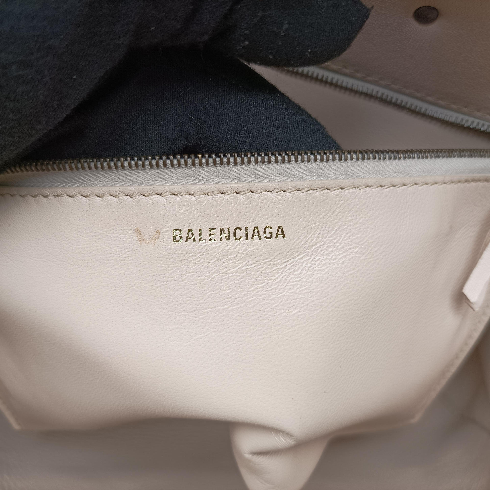 Secondhand Balenciaga PAPIER A6 Beige Mouton  handbag | stylenewstar