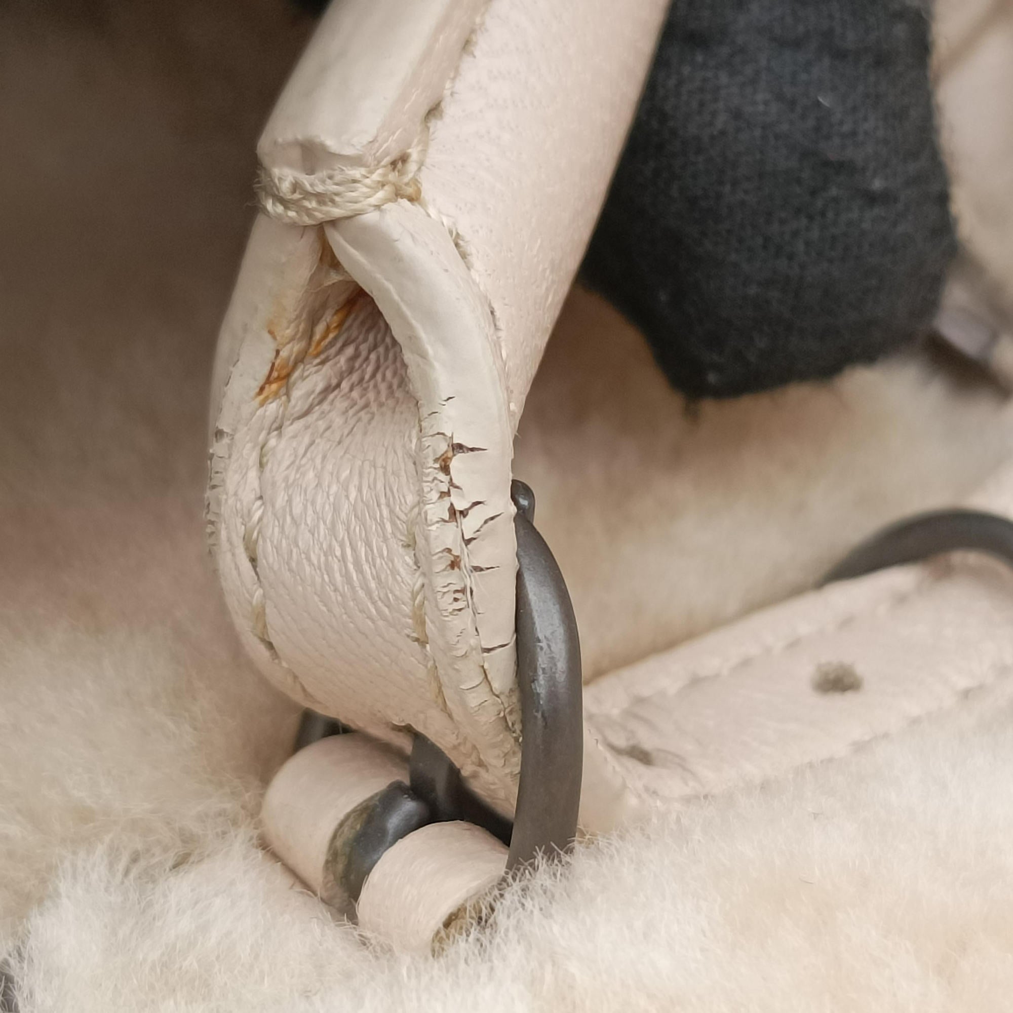 Secondhand Balenciaga PAPIER A6 Beige Mouton  handbag | stylenewstar