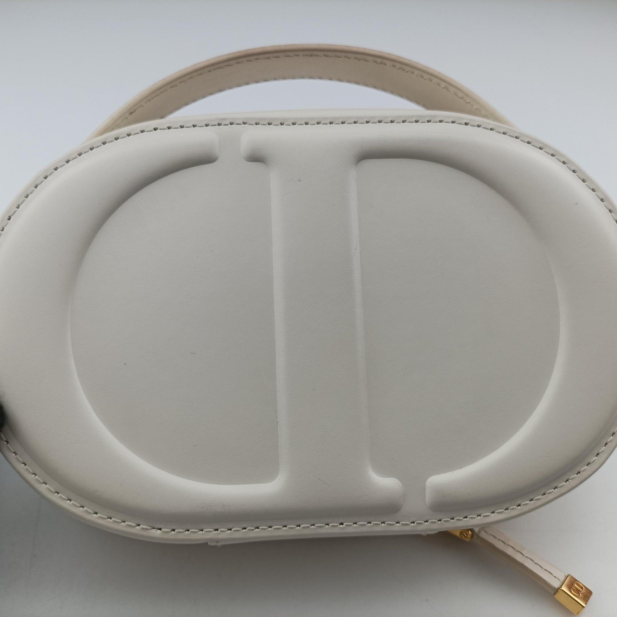 Pre-owned Christian Dior Oval Camera Bag White Leather  shoulderbag | stylenewstar