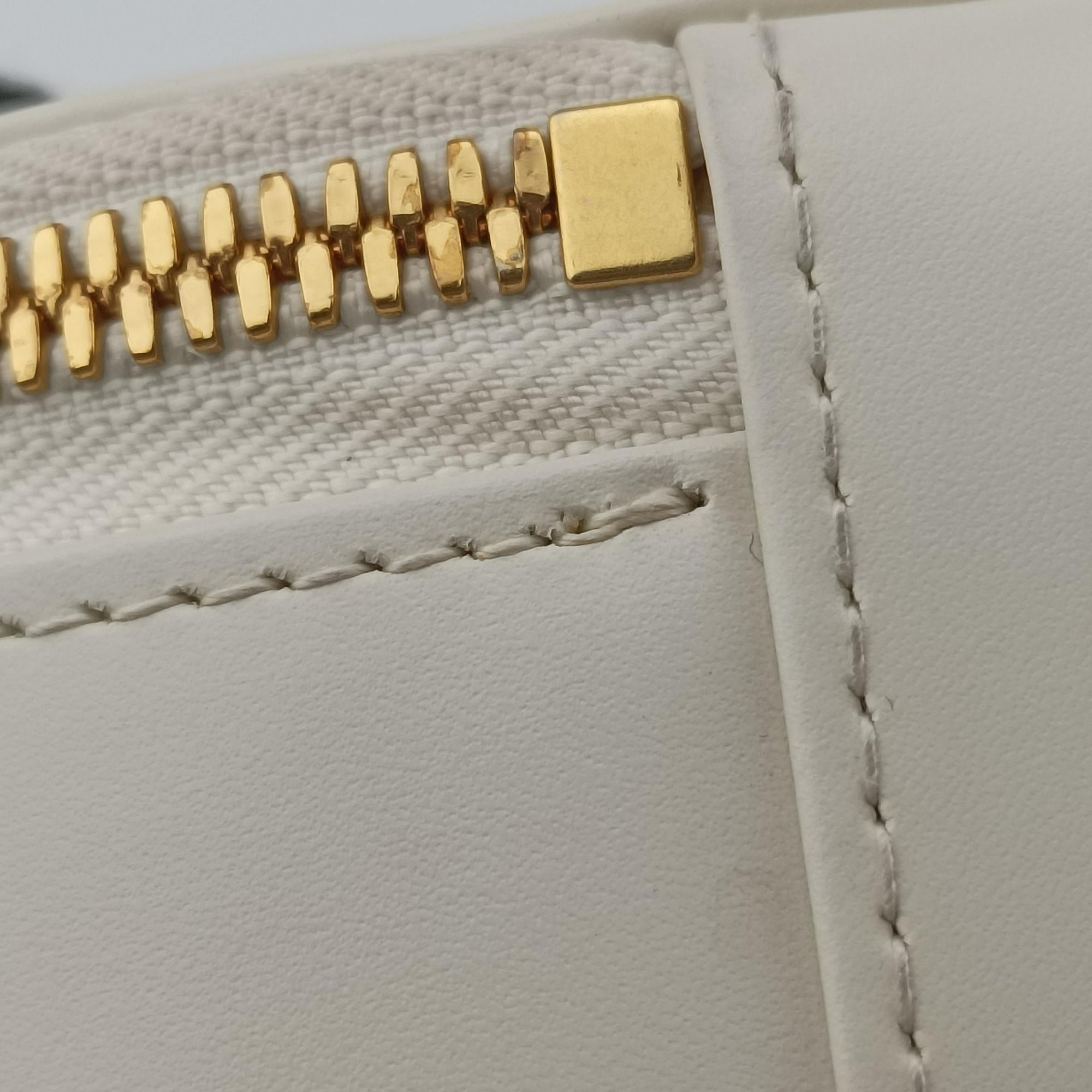 Pre-owned Christian Dior Oval Camera Bag White Leather  shoulderbag | stylenewstar