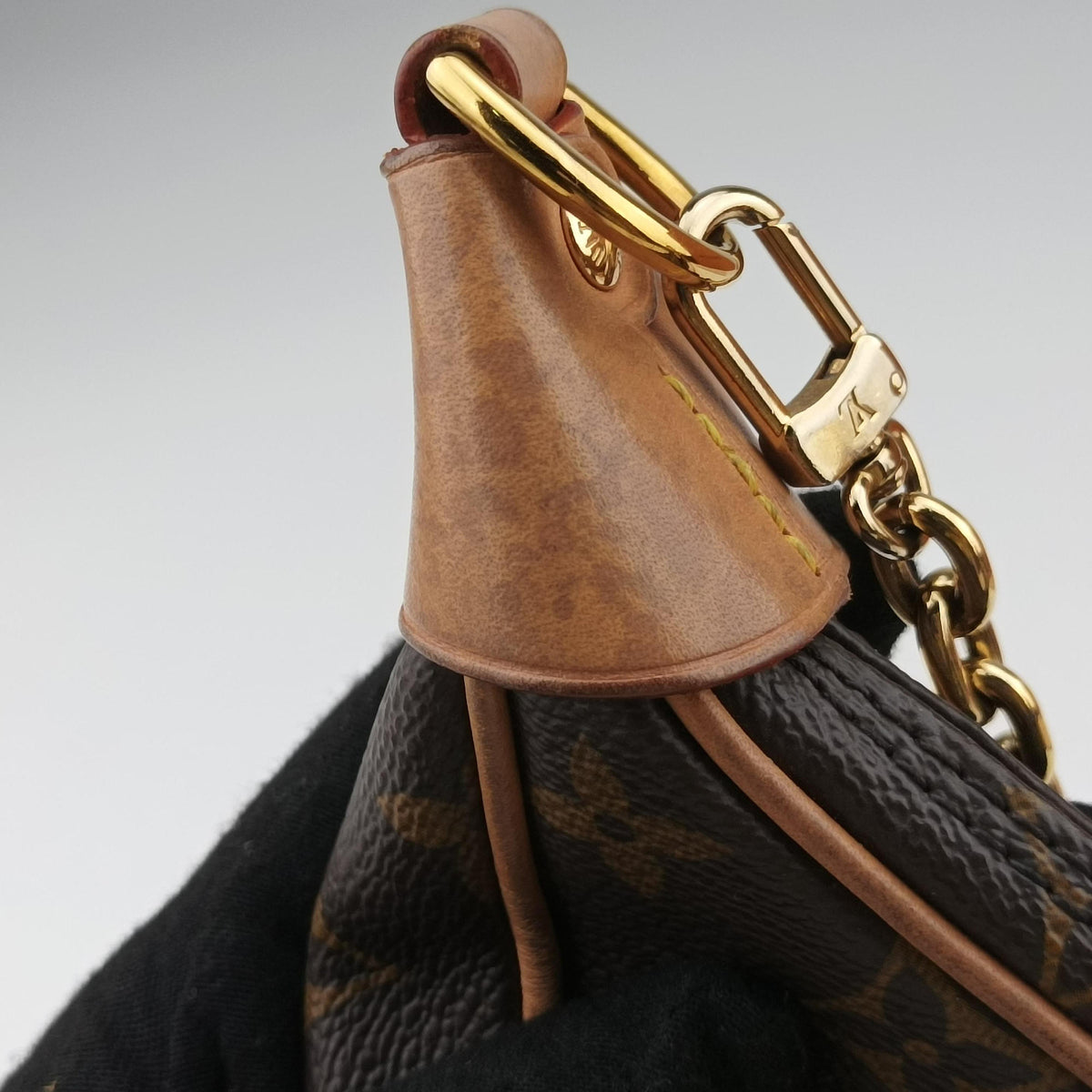 Secondhand Louis Vuitton loop Brown PVC coated canvas M81098 shoulderbag | stylenewstar