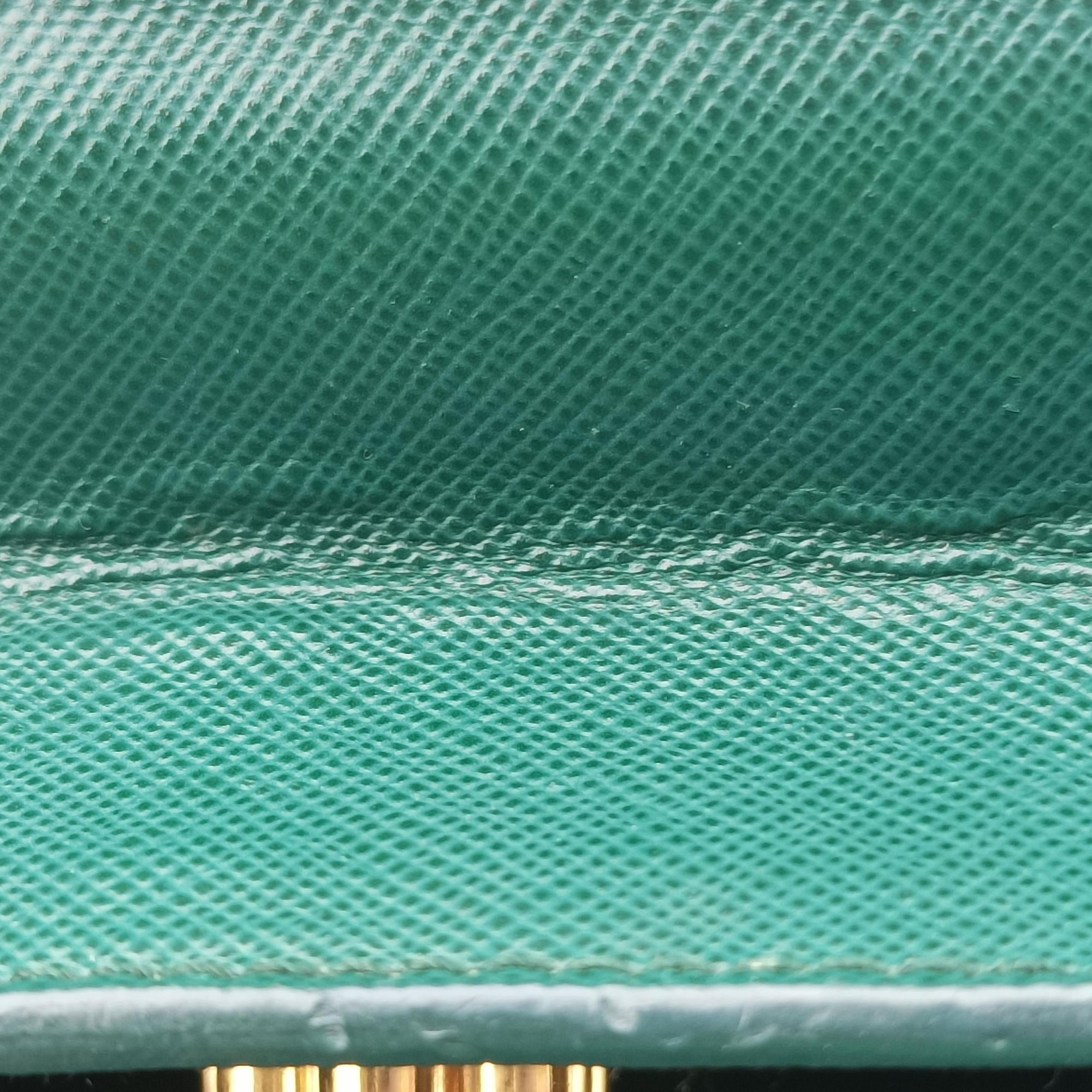 Pre-owned Prada Corole Chain Green Saffiano Leather  shoulderbag | stylenewstar