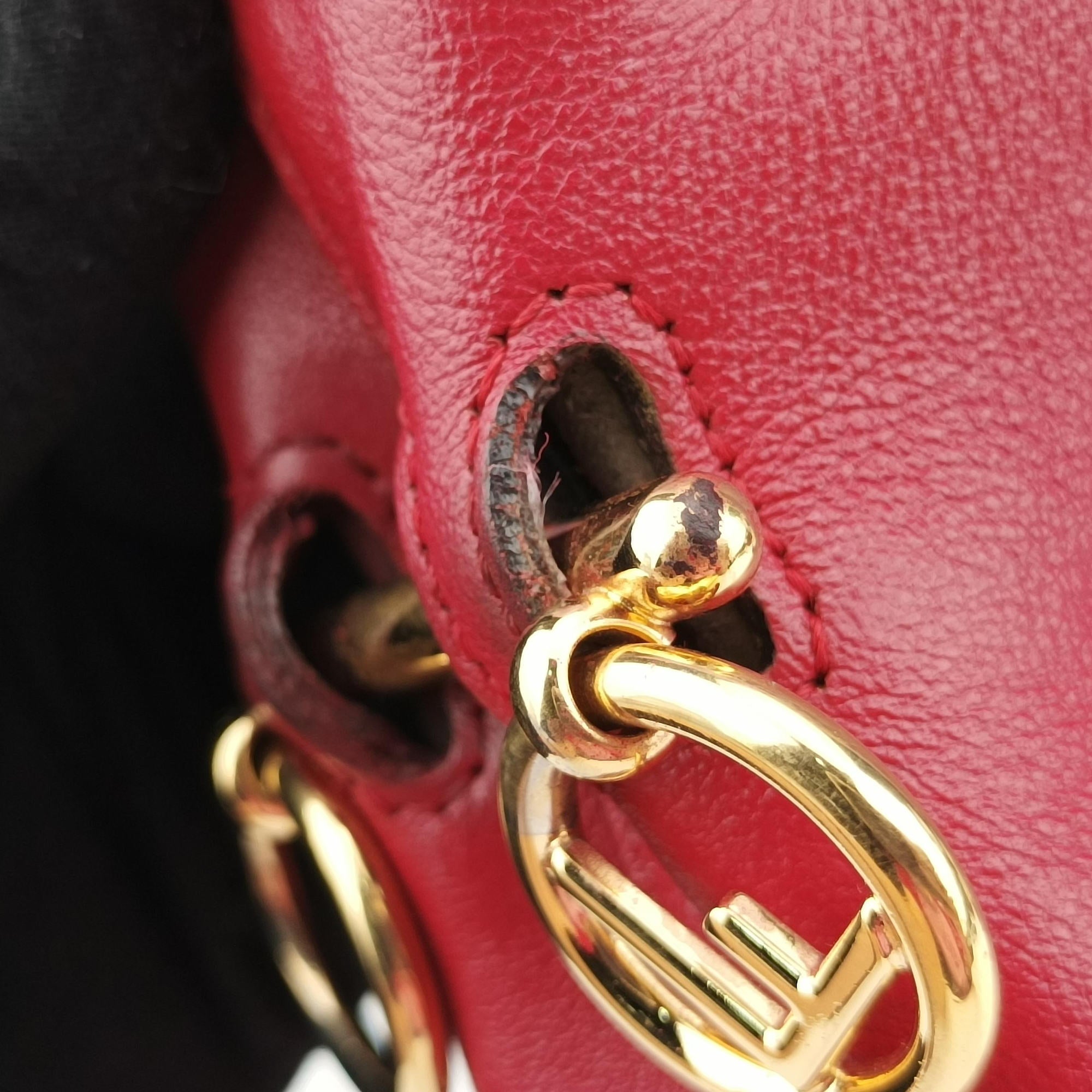 Pre-owned Fendi Mon Treso Red Leather 8BT298 shoulderbag | stylenewstar
