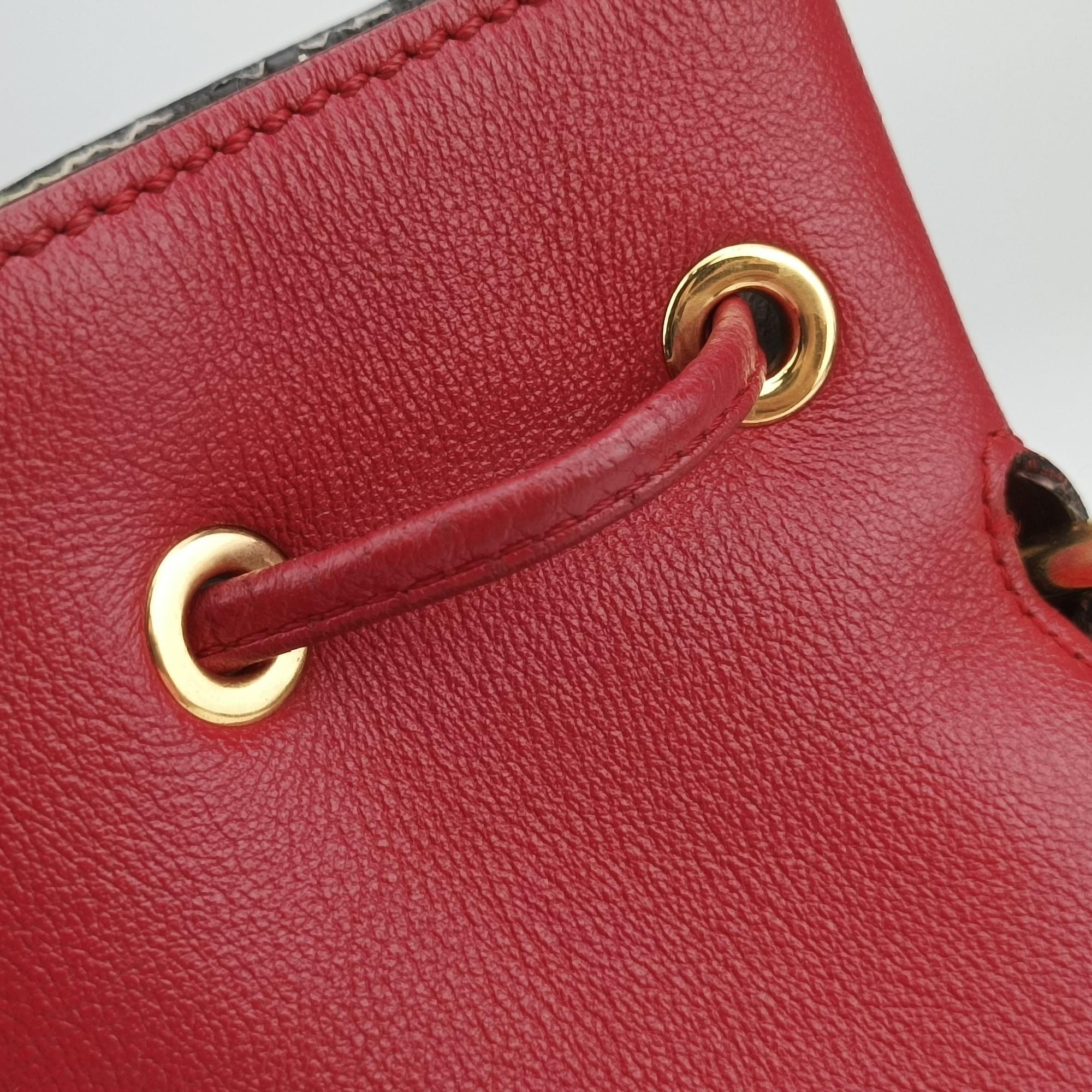 Pre-owned Fendi Mon Treso Red Leather 8BT298 shoulderbag | stylenewstar