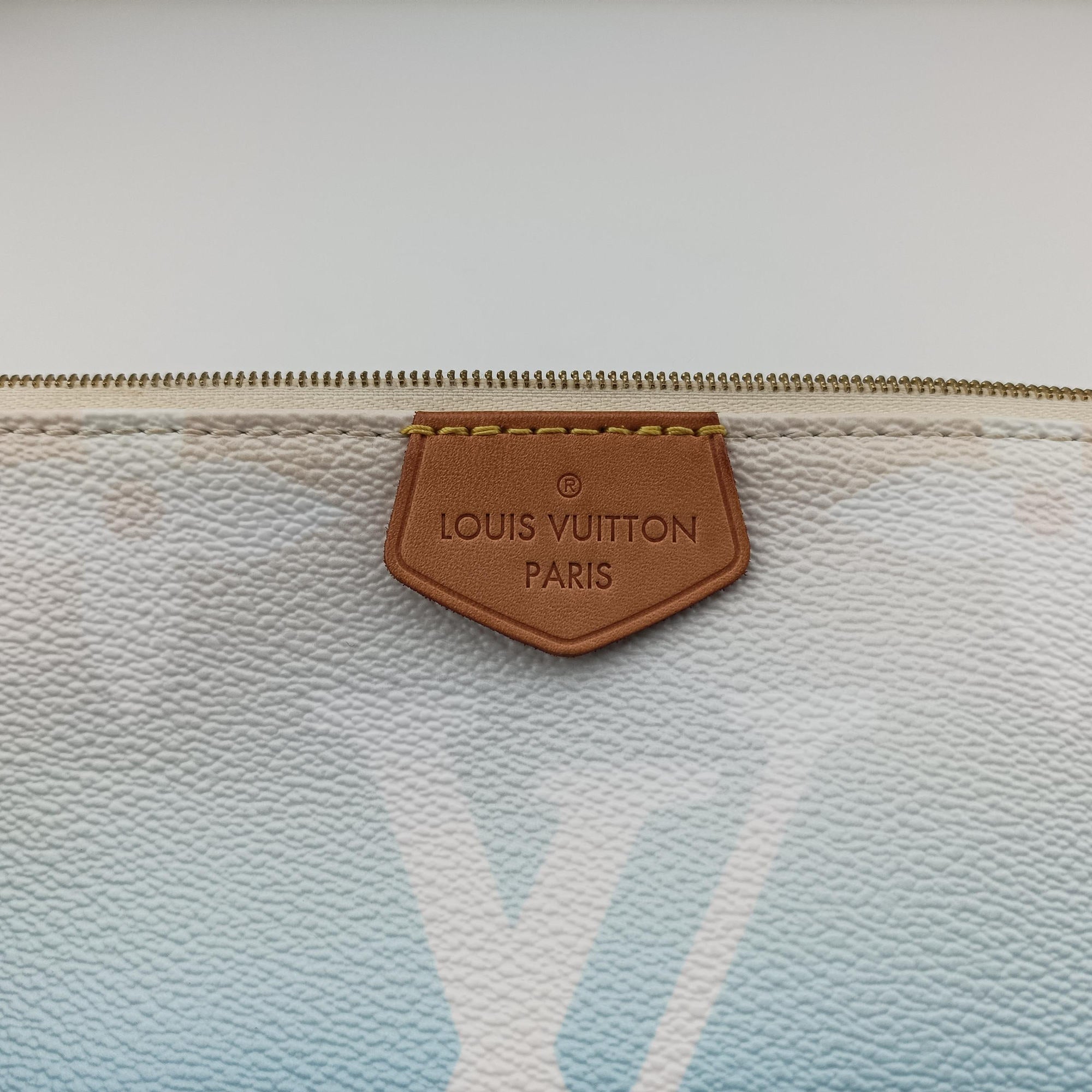 Vintage Louis Vuitton MULTI POCHETTE ACCESSOIRES Blue Gradient Monogram Giant M57633 bum bag/waist bag | stylenewstar