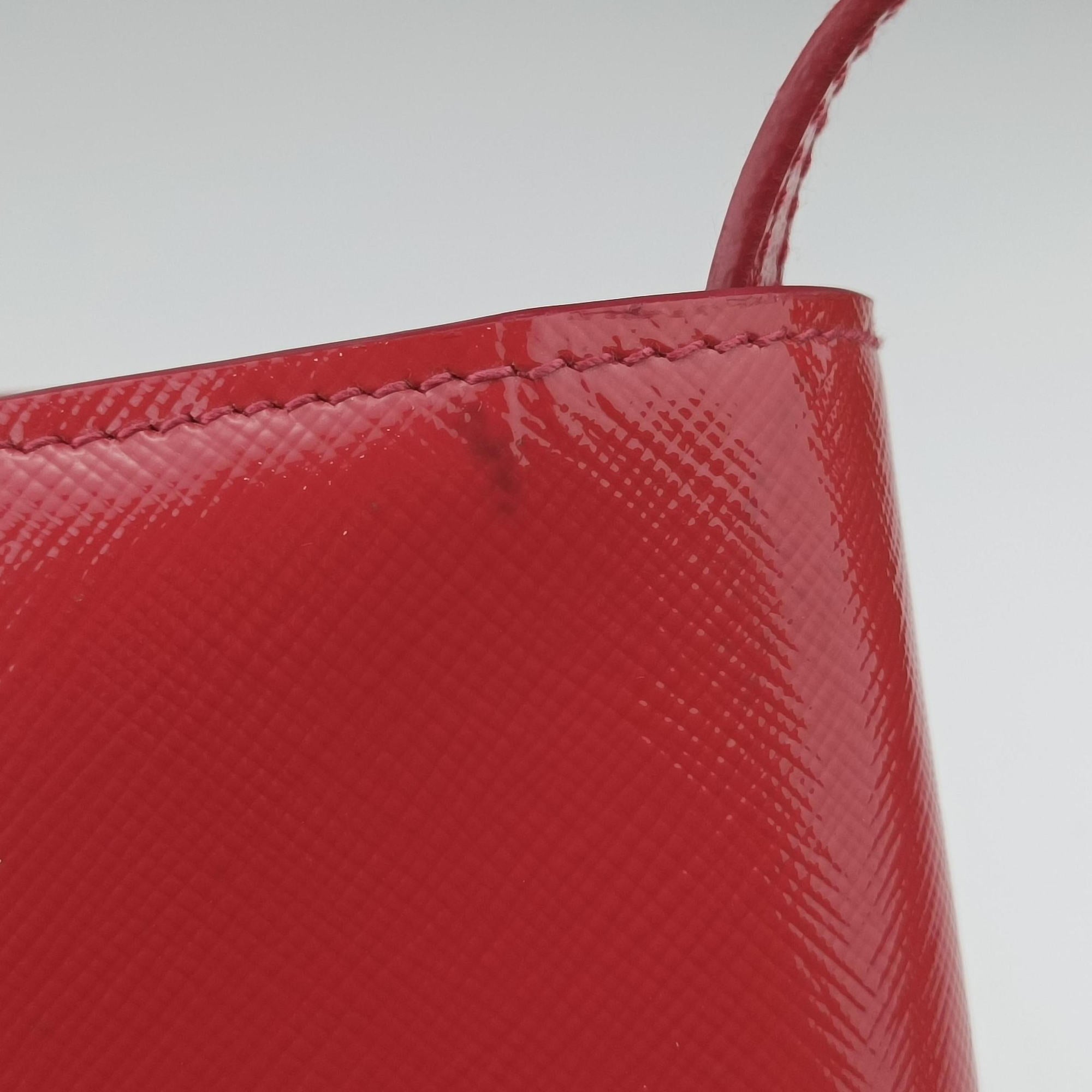 Pre-owned Prada Sling Bandoliera Red Patent SAFFIANO Leather　  shoulderbag | stylenewstar