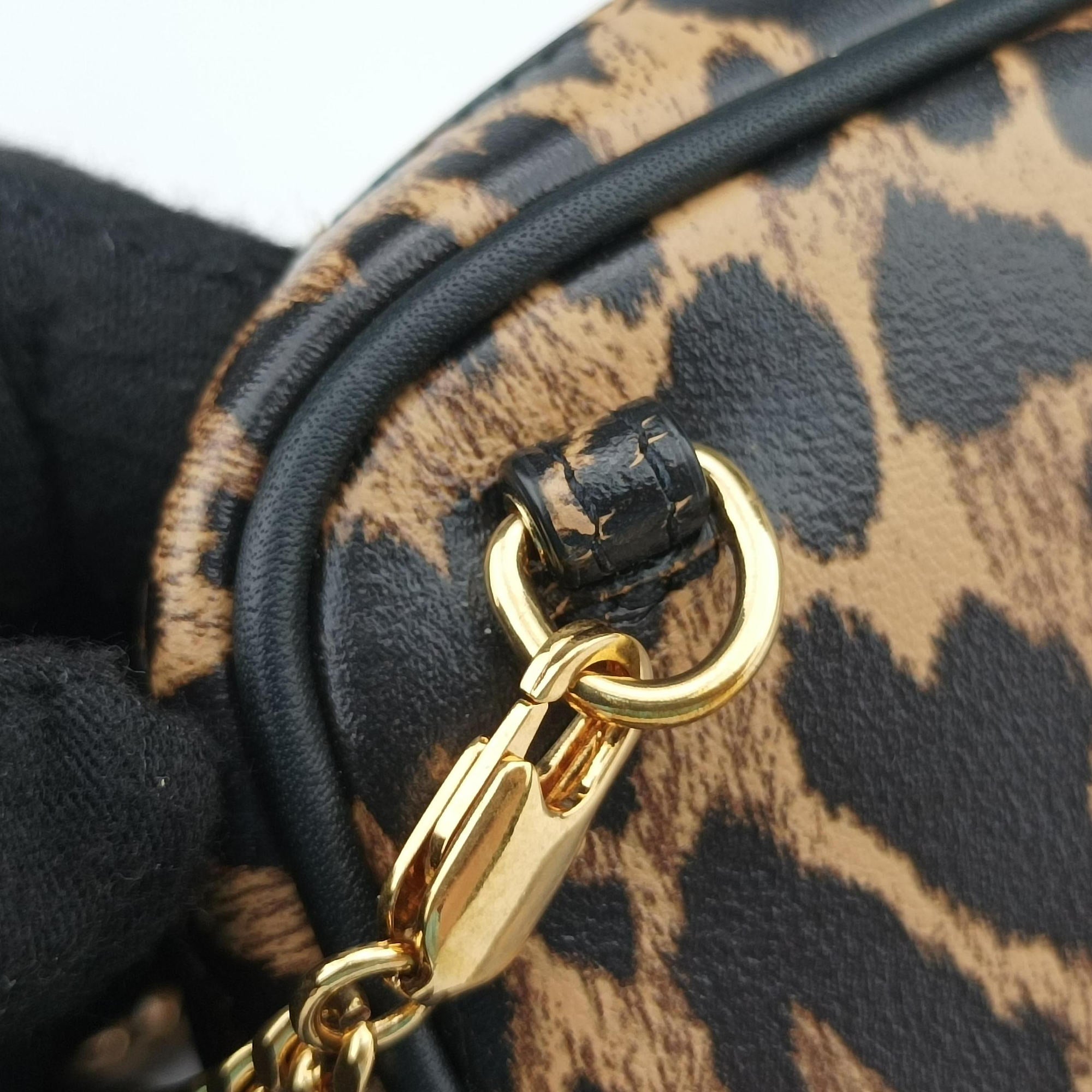 Pre-owned Yves Saint Laurent Baby Lou Leopard Print Heart Black×Brown Leather 650170 shoulderbag | stylenewstar