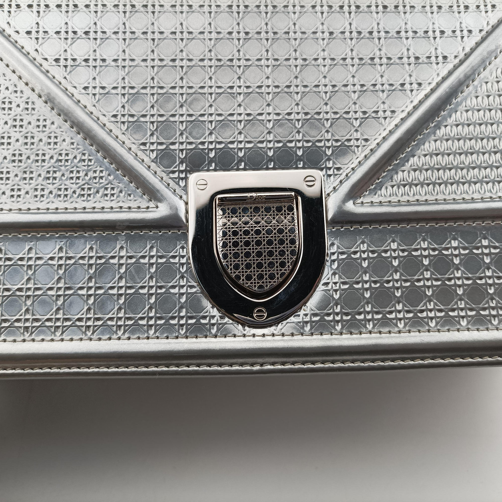 Pre-owned Christian Dior Diorama Silver Leather  shoulderbag | stylenewstar