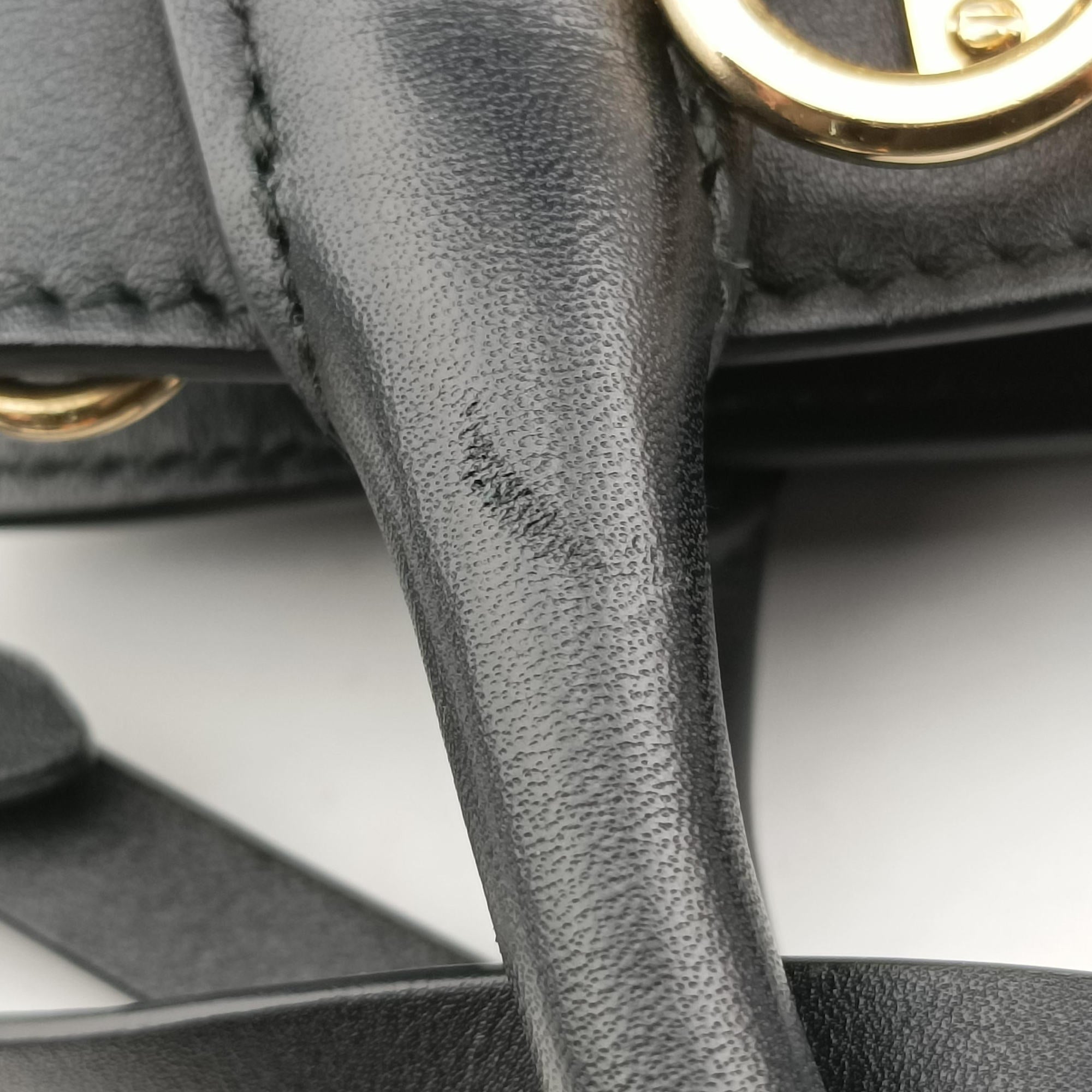 Pre-owned Ferragamo Studio Black Leather  shoulderbag | stylenewstar