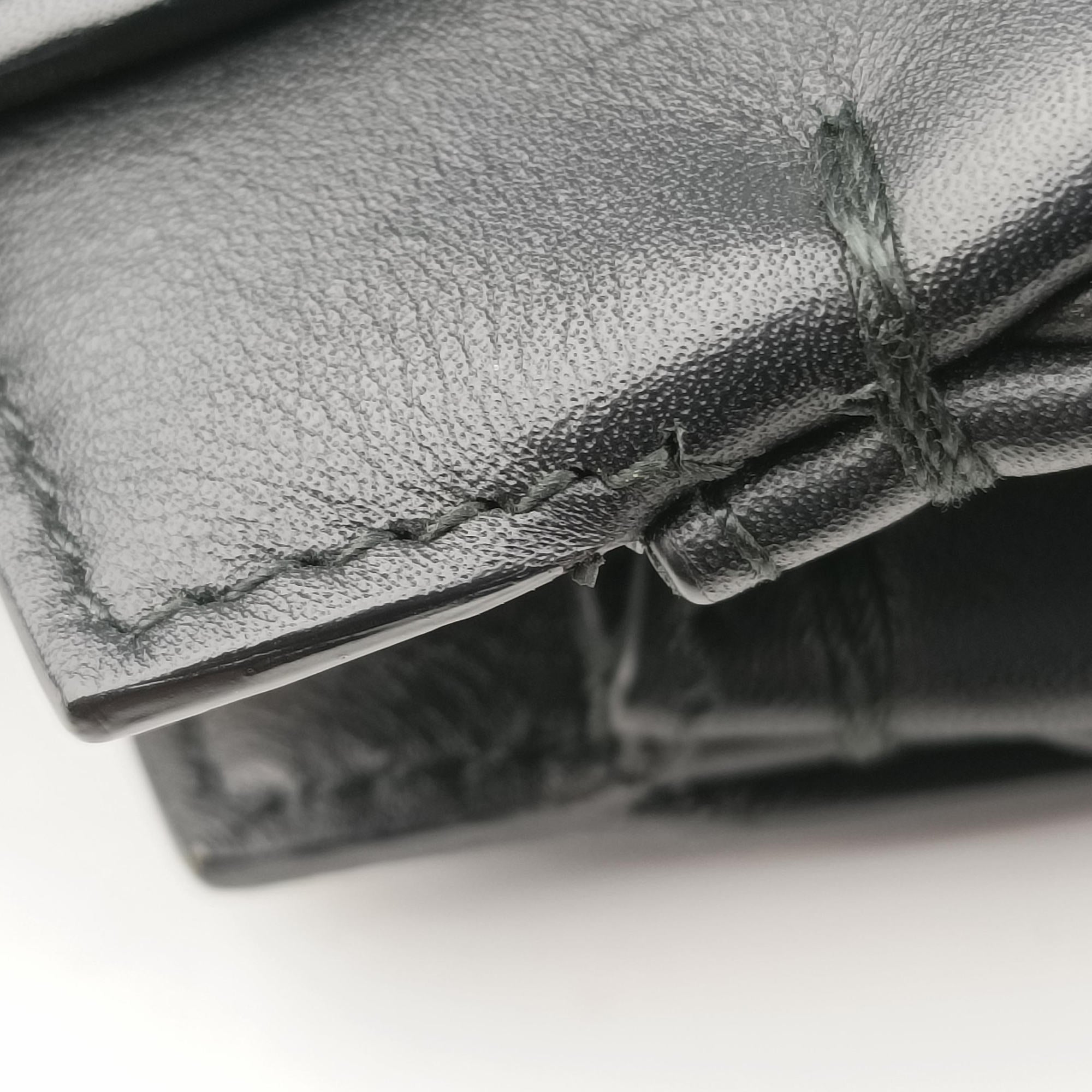 Pre-owned Ferragamo Studio Black Leather  shoulderbag | stylenewstar