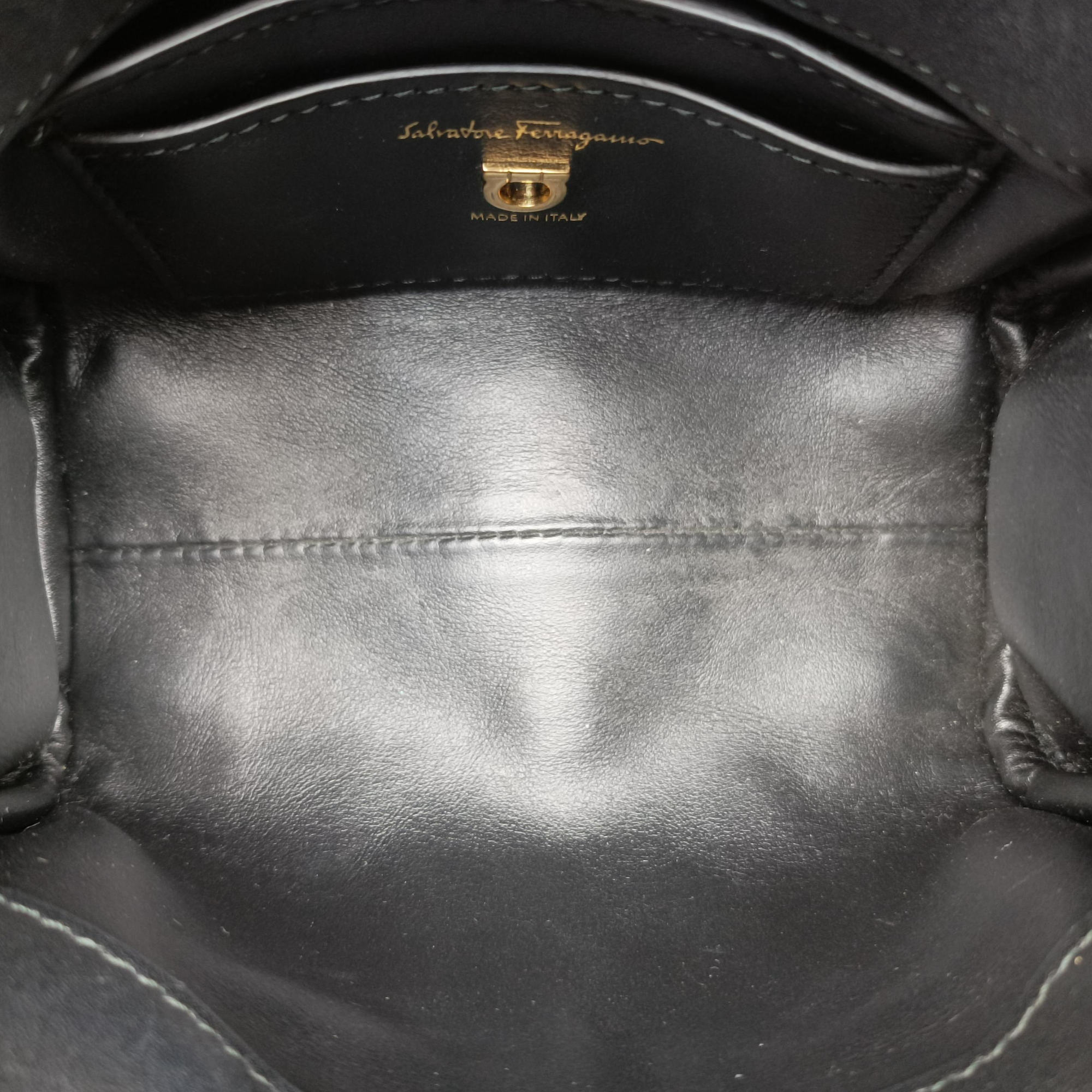 Pre-owned Ferragamo Studio Black Leather  shoulderbag | stylenewstar