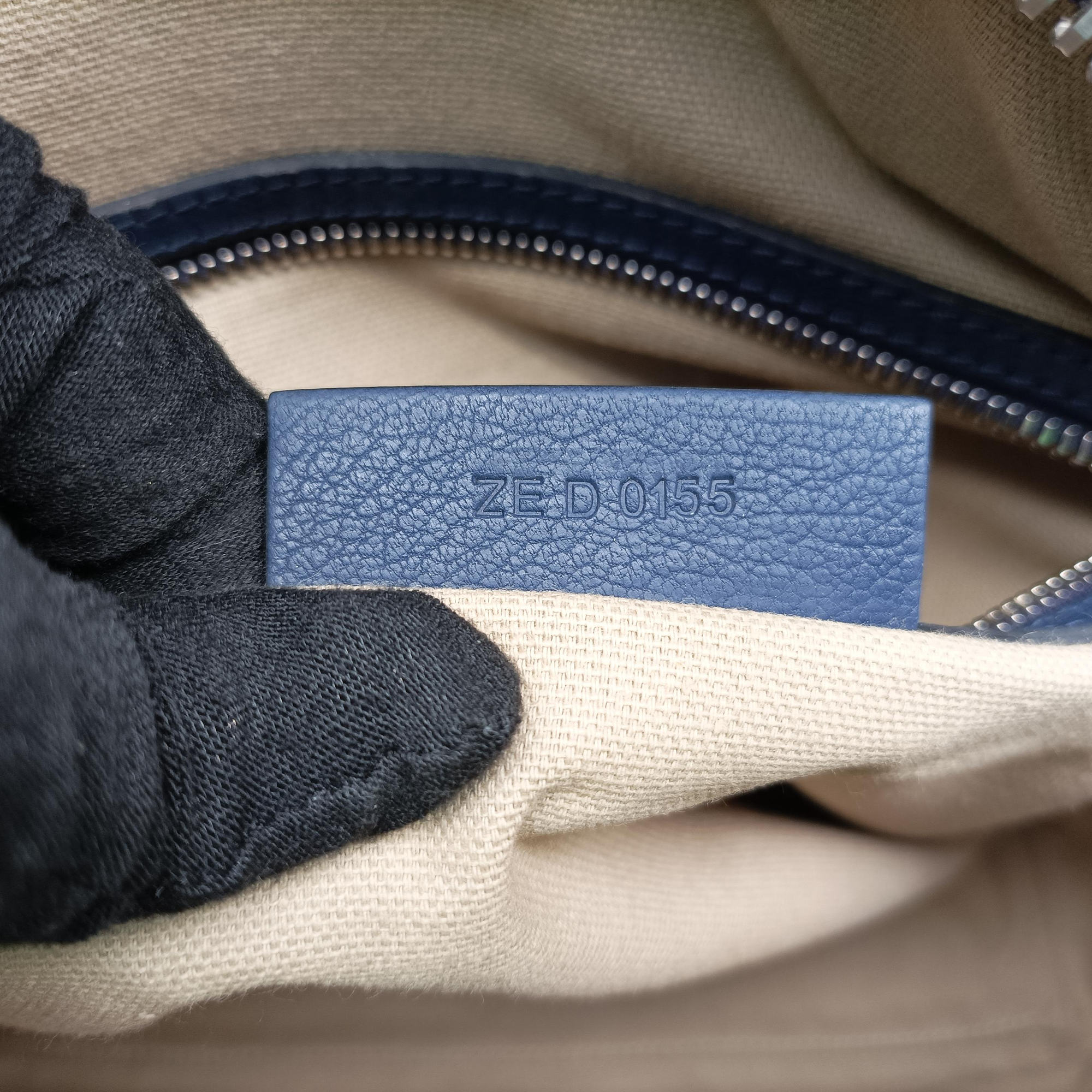 Pre-owned Givenchy Antigona Navy Leather  shoulderbag | stylenewstar