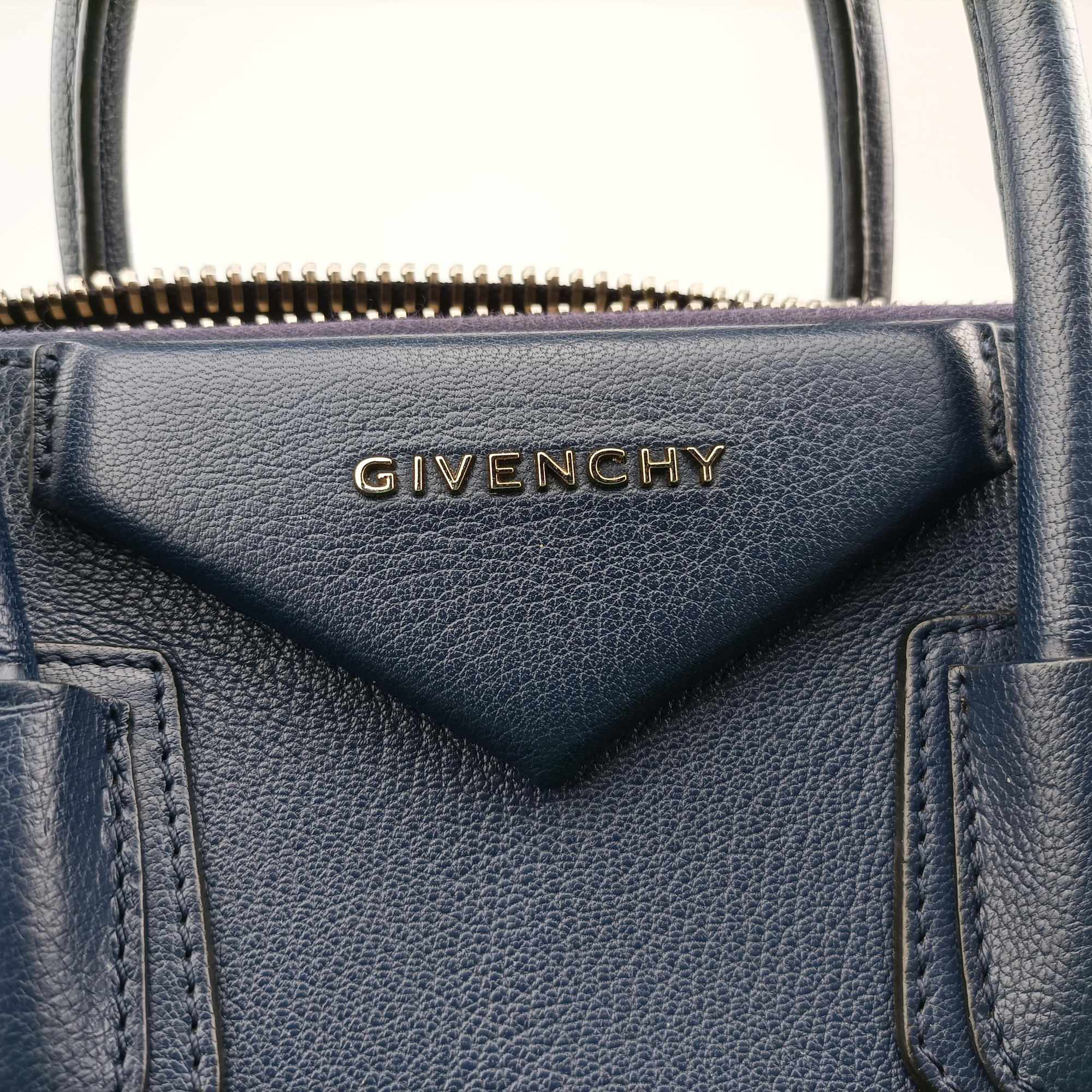Pre-owned Givenchy Antigona Navy Leather  shoulderbag | stylenewstar