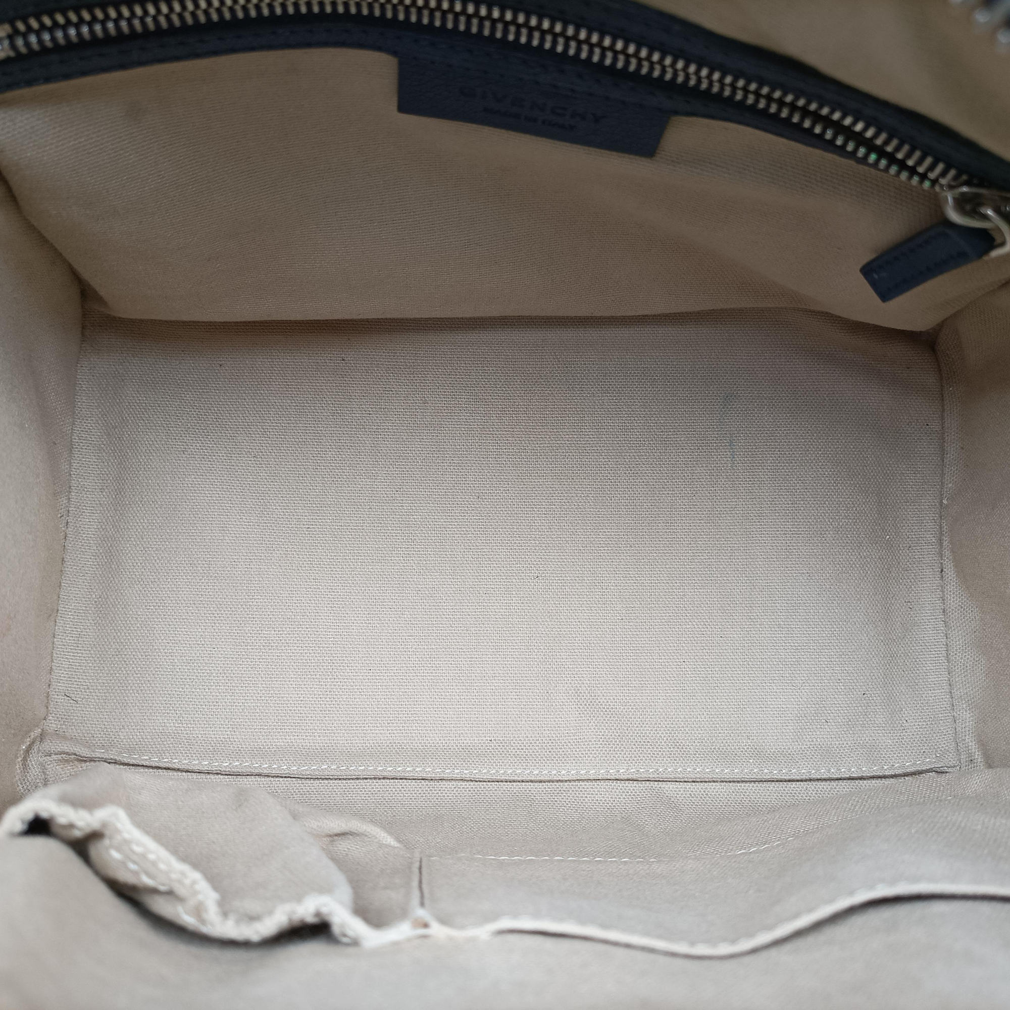 Pre-owned Givenchy Antigona Navy Leather  shoulderbag | stylenewstar