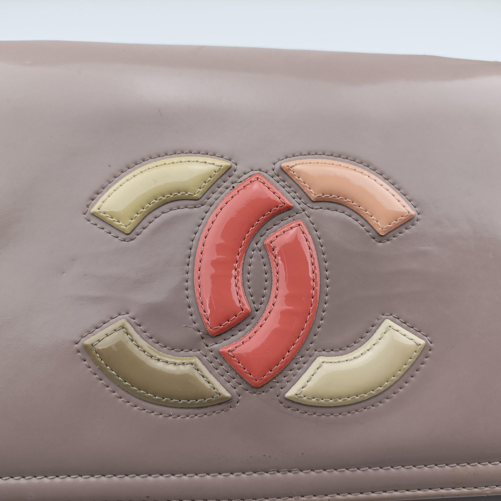 Pre-owned Chanel Lipstick Beige Enamel A66936 shoulderbag | stylenewstar