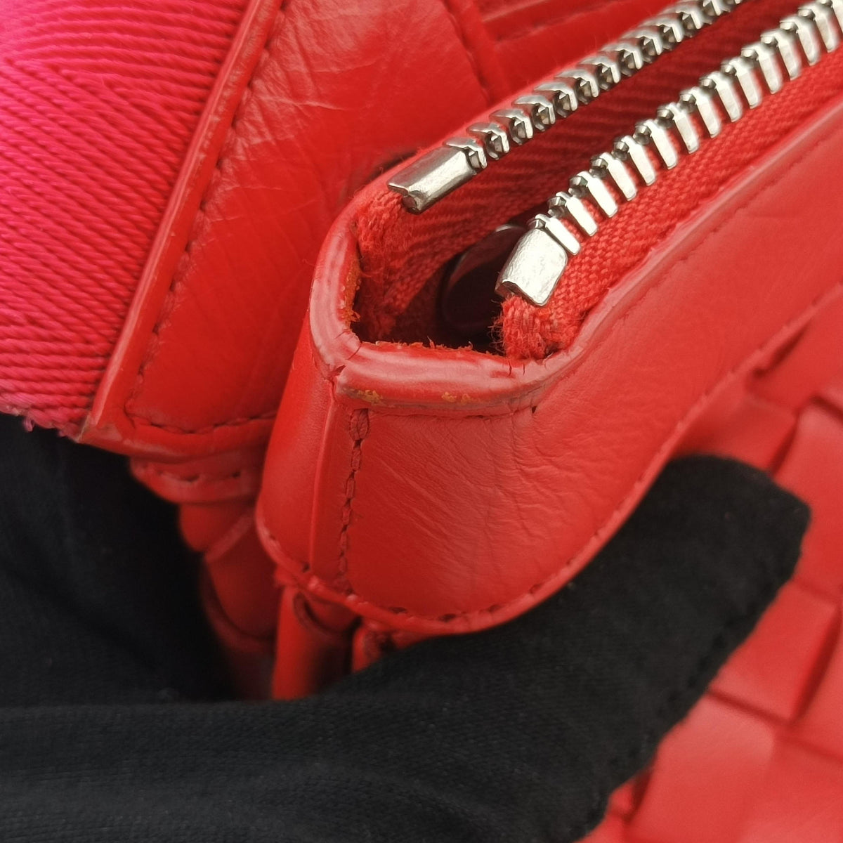 Pre-owned Bottega Veneta Intrecciato Red lambskin  shoulderbag | stylenewstar