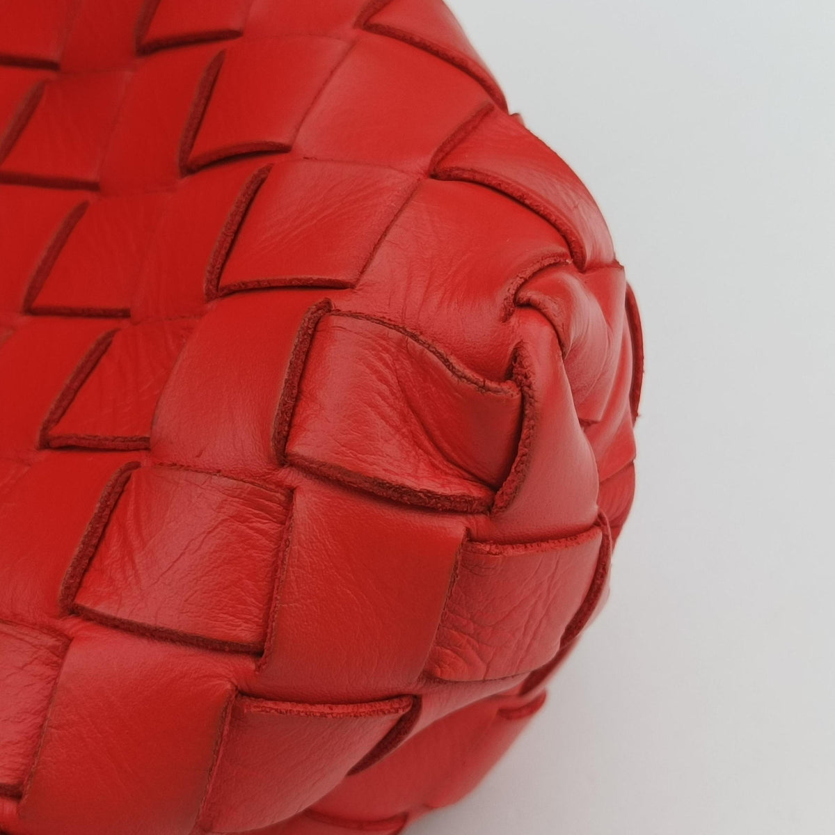 Pre-owned Bottega Veneta Intrecciato Red lambskin  shoulderbag | stylenewstar