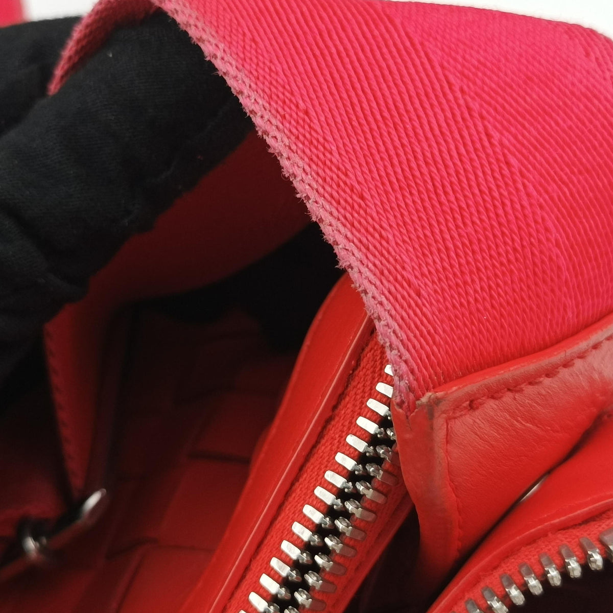 Pre-owned Bottega Veneta Intrecciato Red lambskin  shoulderbag | stylenewstar
