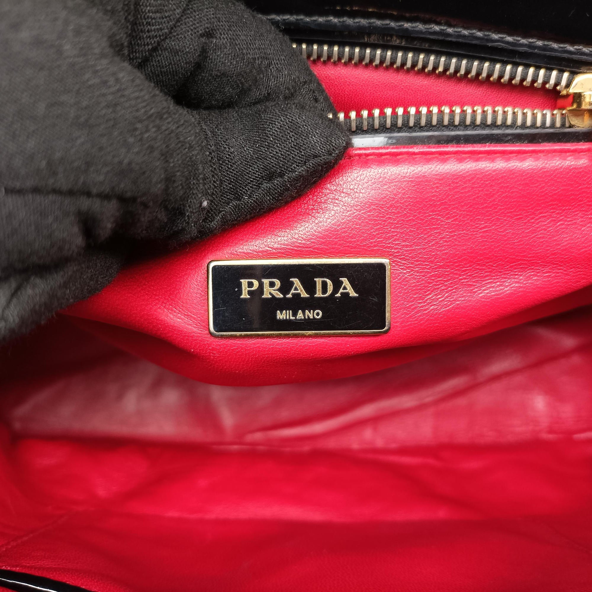 Pre-owned Prada Galleria Black patent 1BA274 shoulderbag | stylenewstar