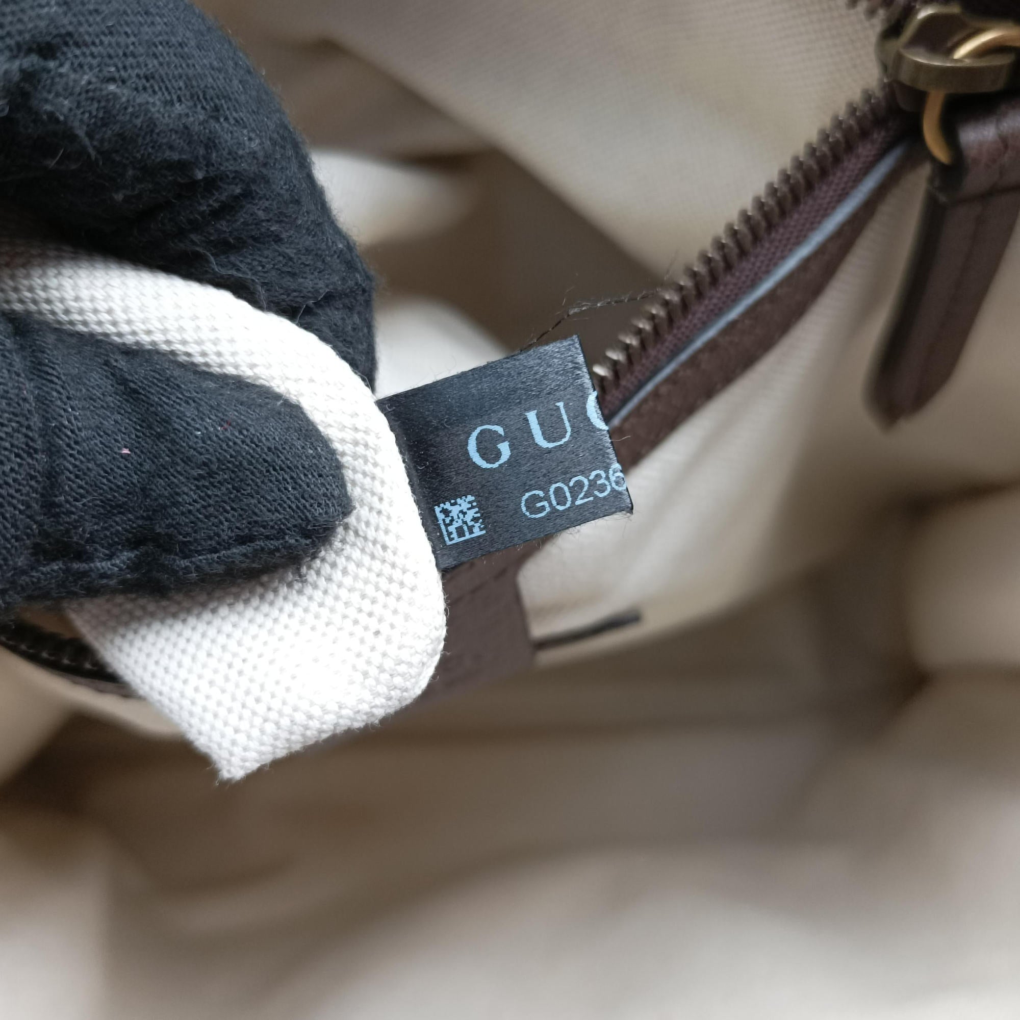 Vintage Gucci GG Supreme Bee Multicolour PVC coated canvas × suede 450950 shoulderbag | stylenewstar