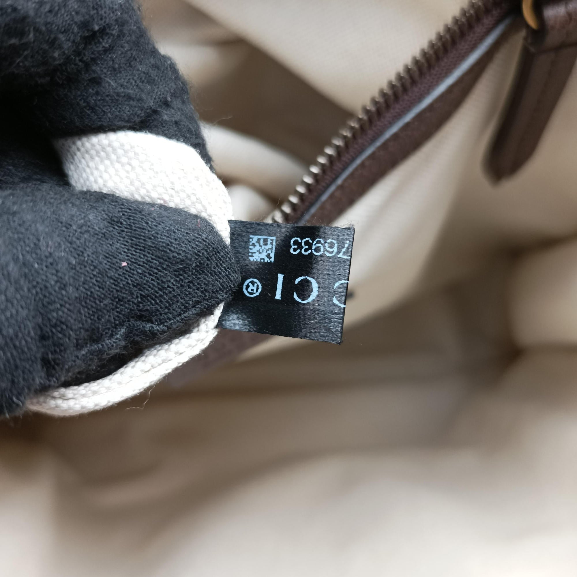 Vintage Gucci GG Supreme Bee Multicolour PVC coated canvas × suede 450950 shoulderbag | stylenewstar