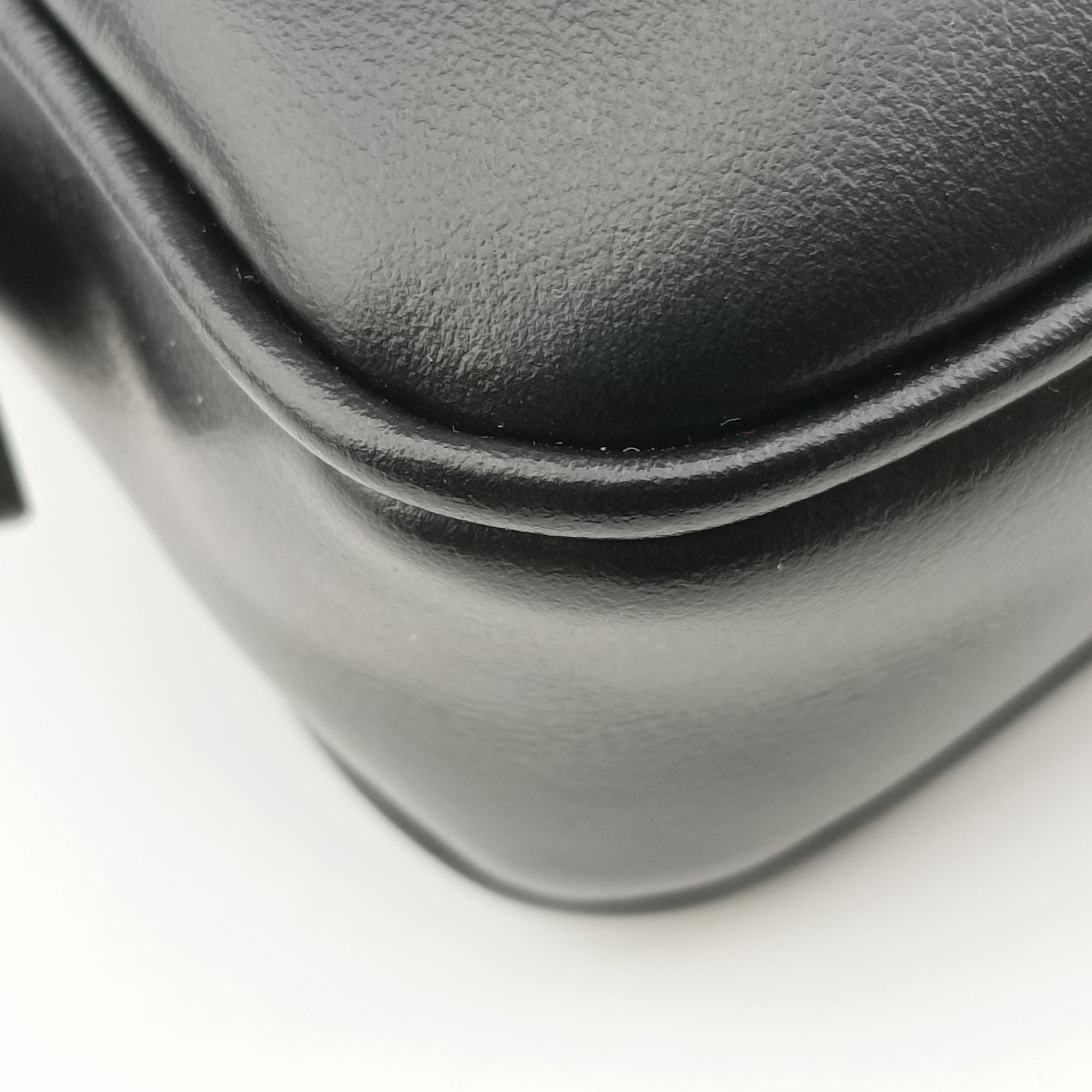 Pre-owned Miu Miu Logo belt Black leather  bum bag/waist bag | stylenewstar